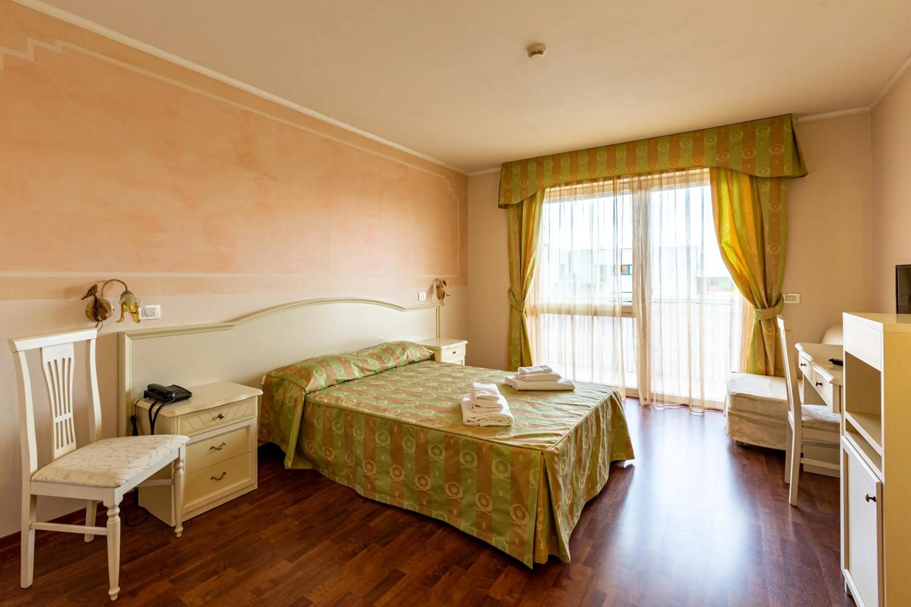 Bed in Hotel Villa Strassoldo "Ex Attianese Hotel Restaurant"