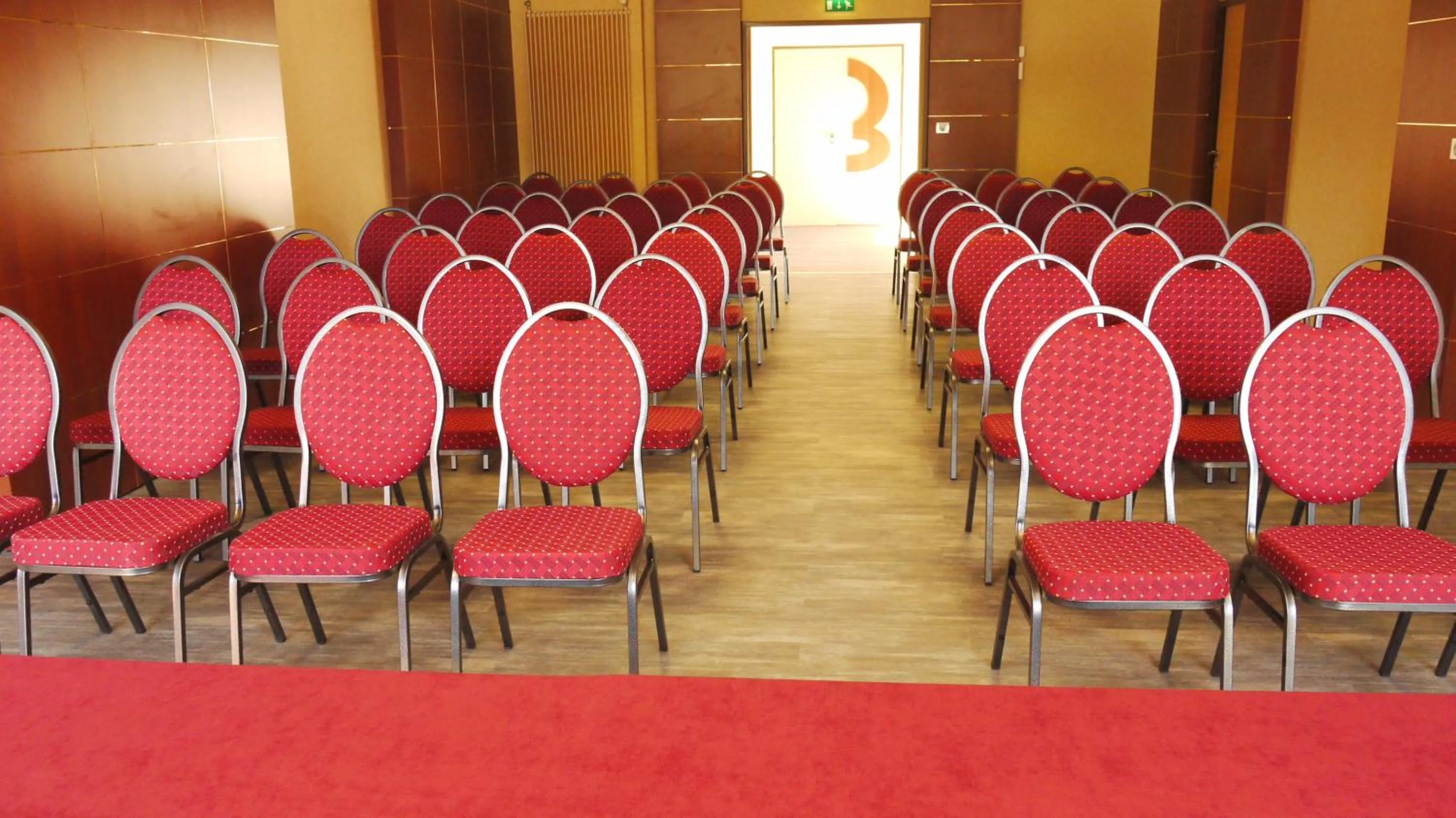 Business facilities in The Originals City, Hôtel Ascotel, Lille Est Grand Stade