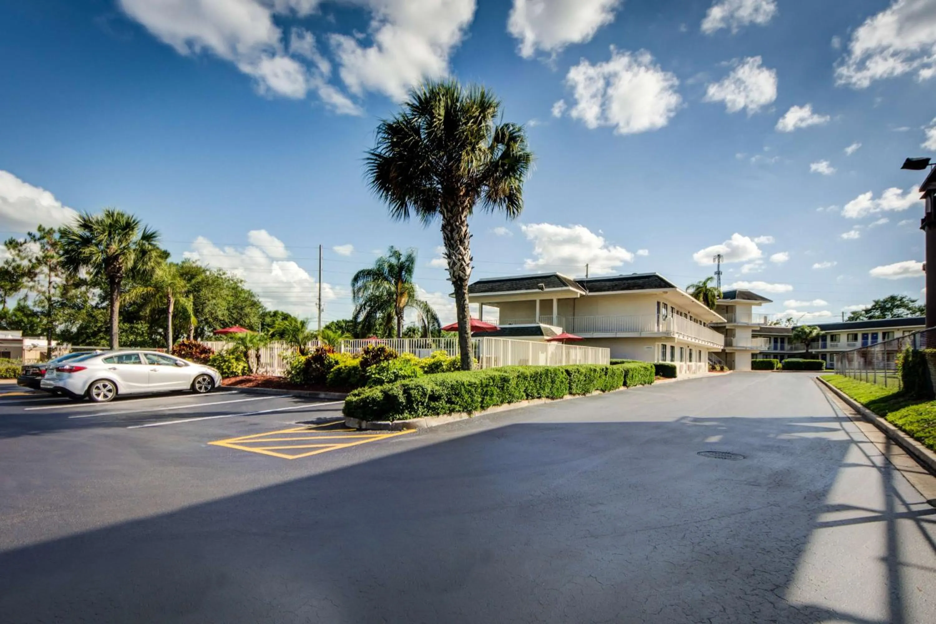 Property building in Motel 6-Lakeland, FL