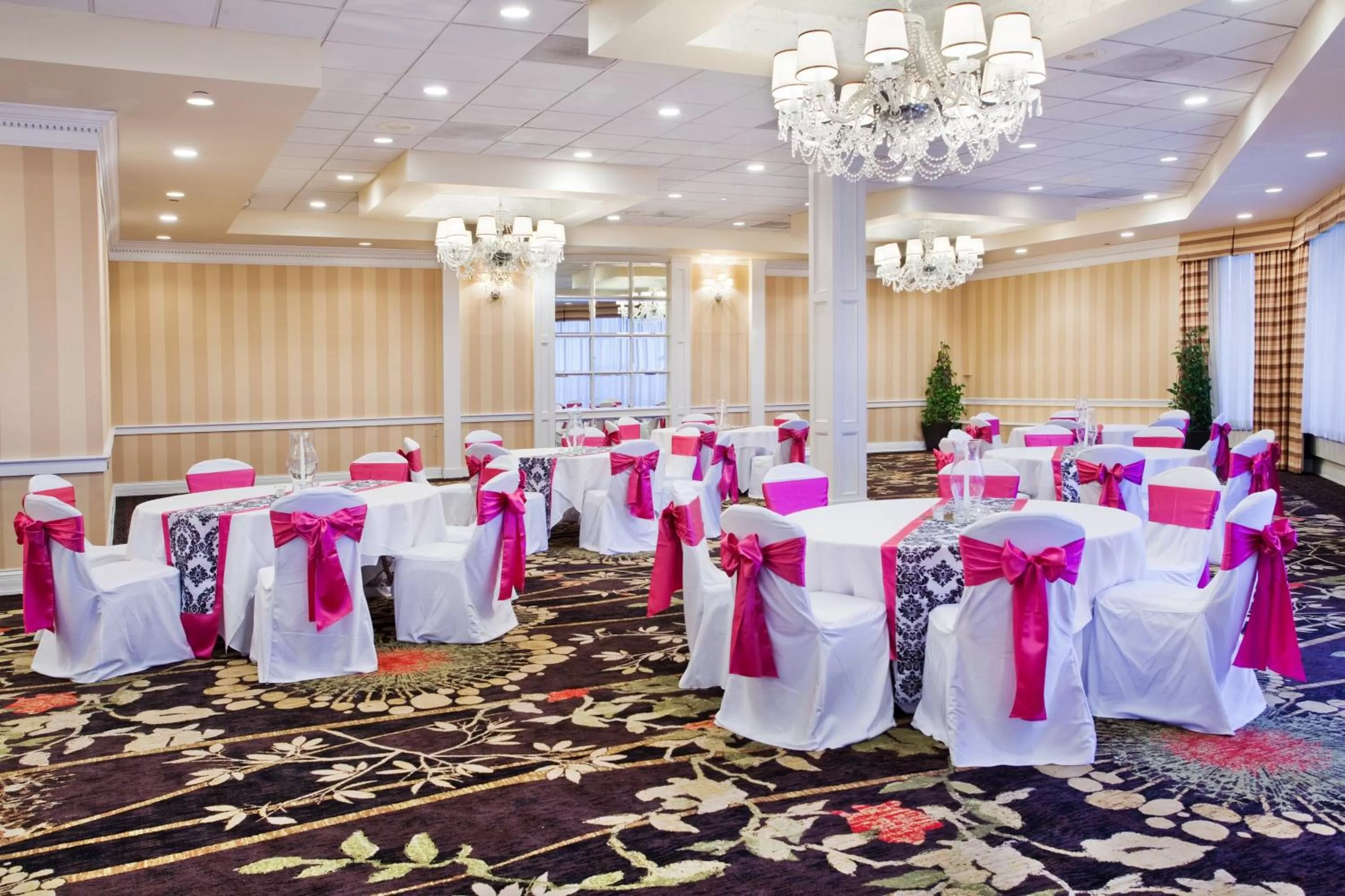 Banquet/Function facilities in Ramada by Wyndham Cleveland Independence
