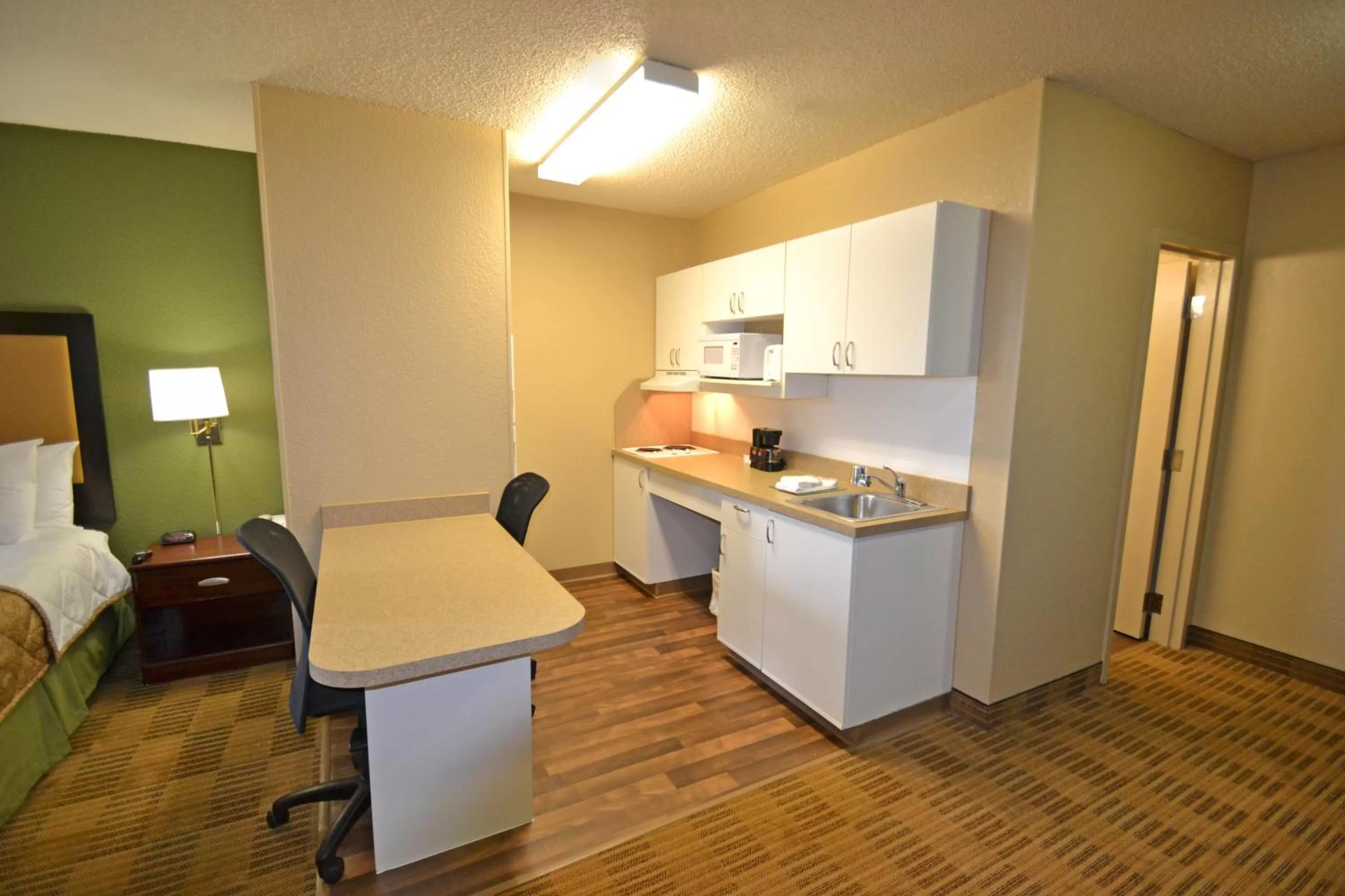 Kitchen or kitchenette in Extended Stay America Suites - Toledo - Holland