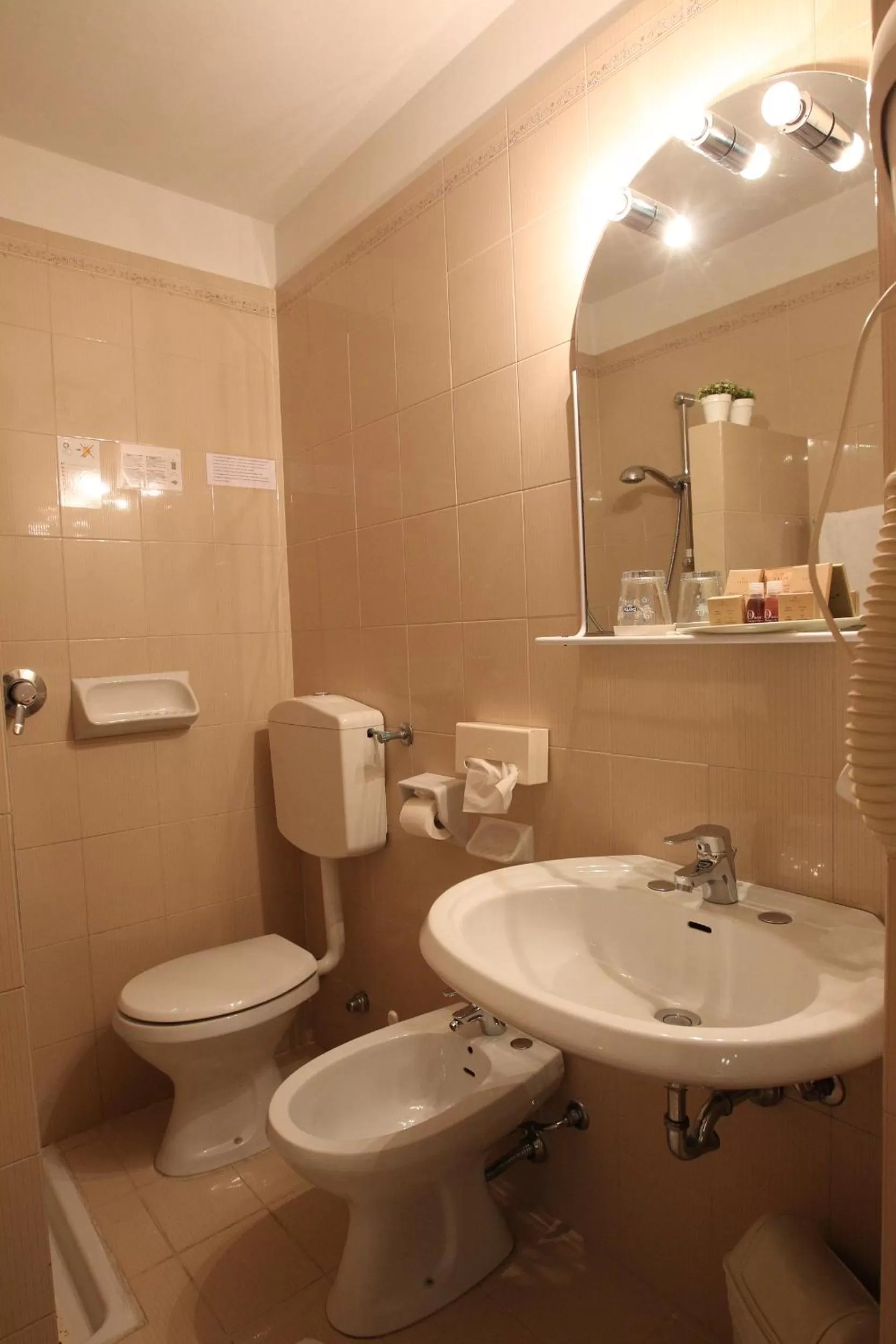 Toilet in Hotel Globo