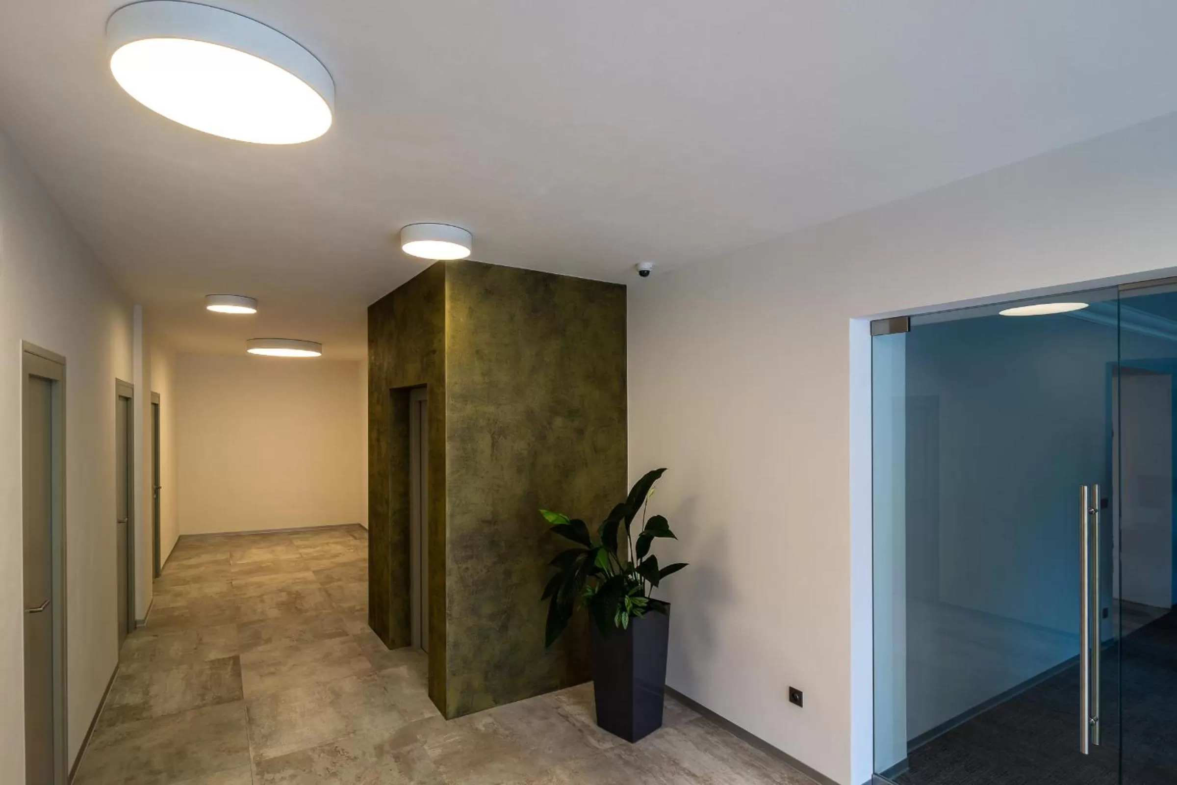 elevator in Bohemia Inn Hotel