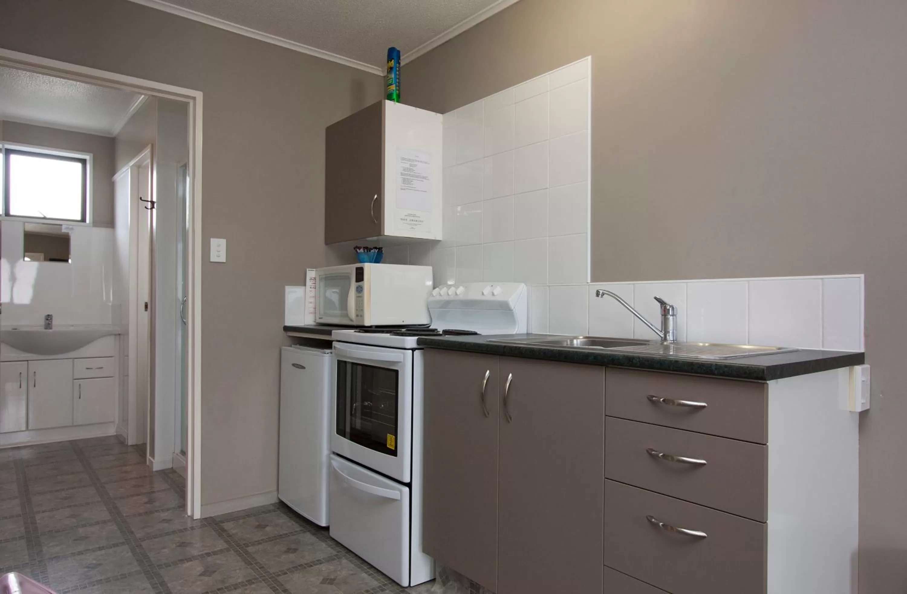 Bathroom in Coronation Park Motels