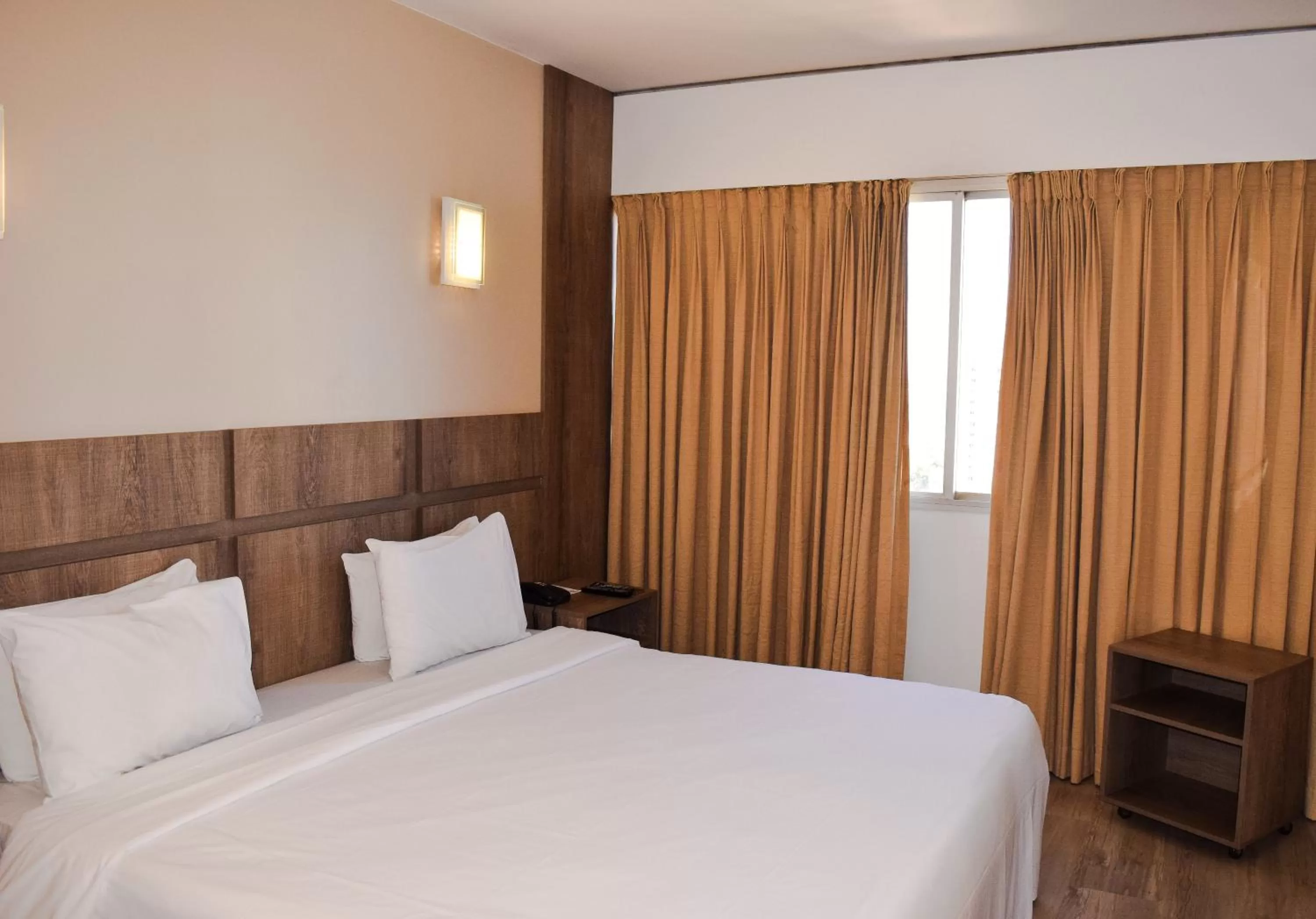 Photo of the whole room, Bed in América Bittar Hotel