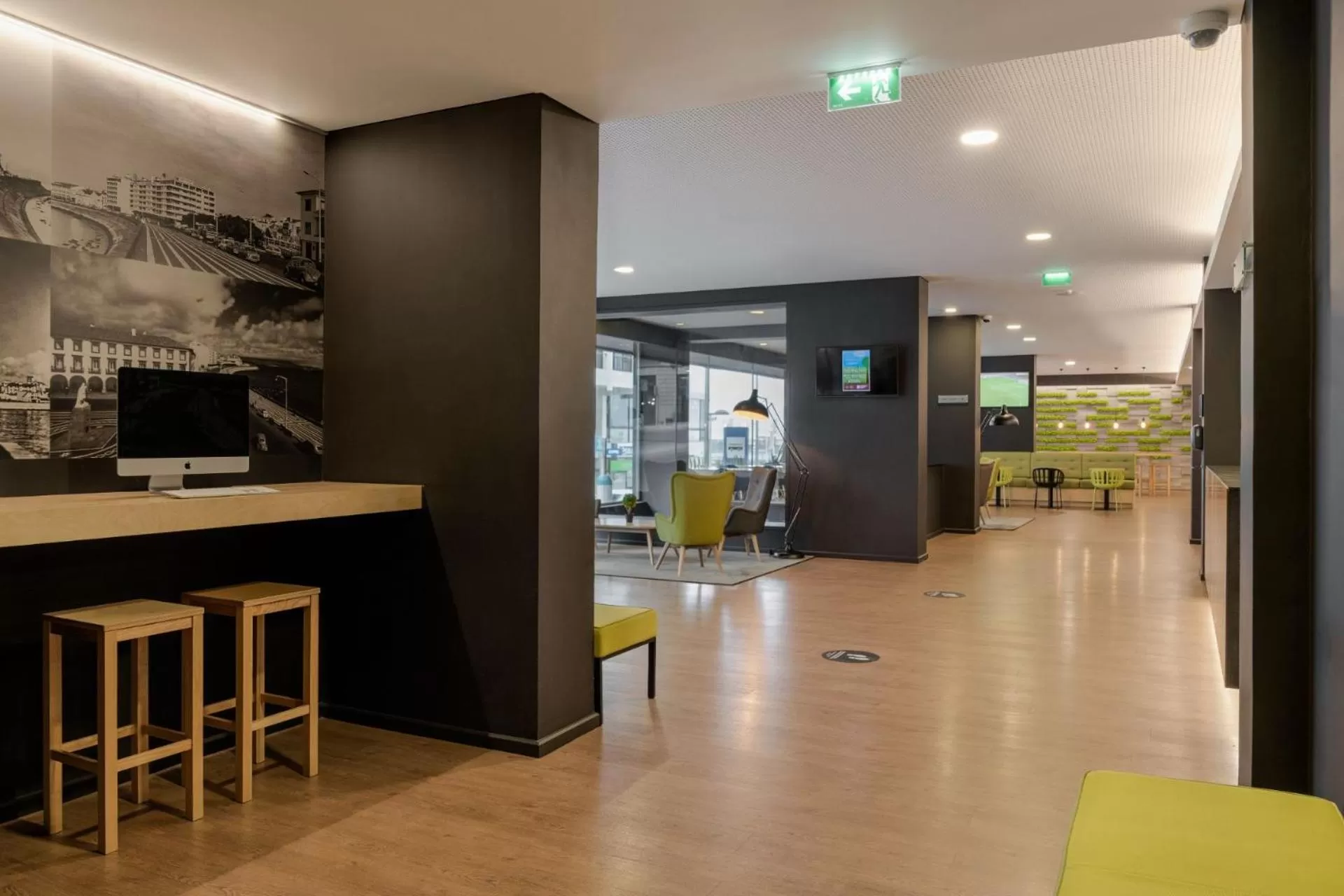 Lobby or reception in Neat Hotel Avenida