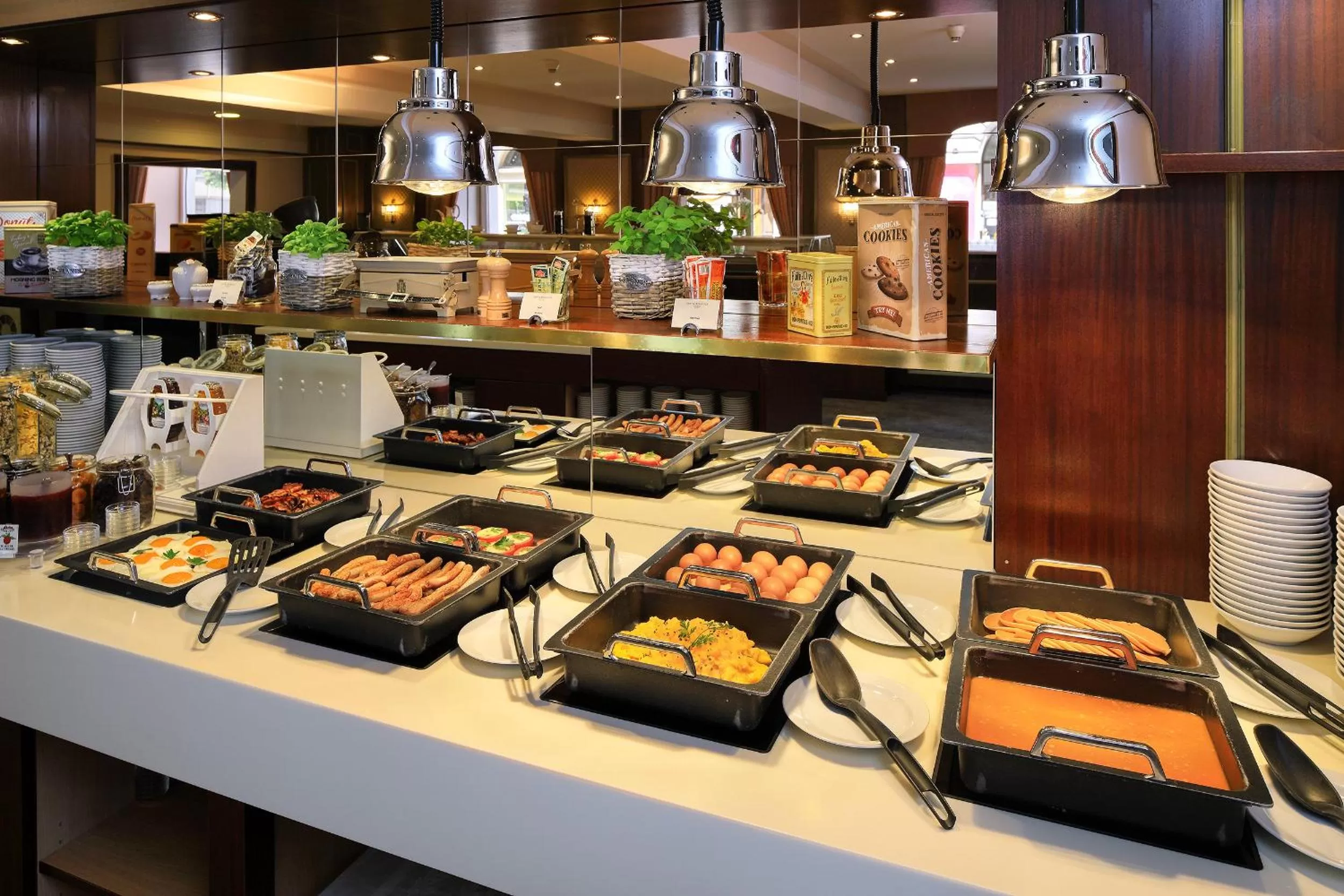 Buffet breakfast in Hotel Bellevue Wien