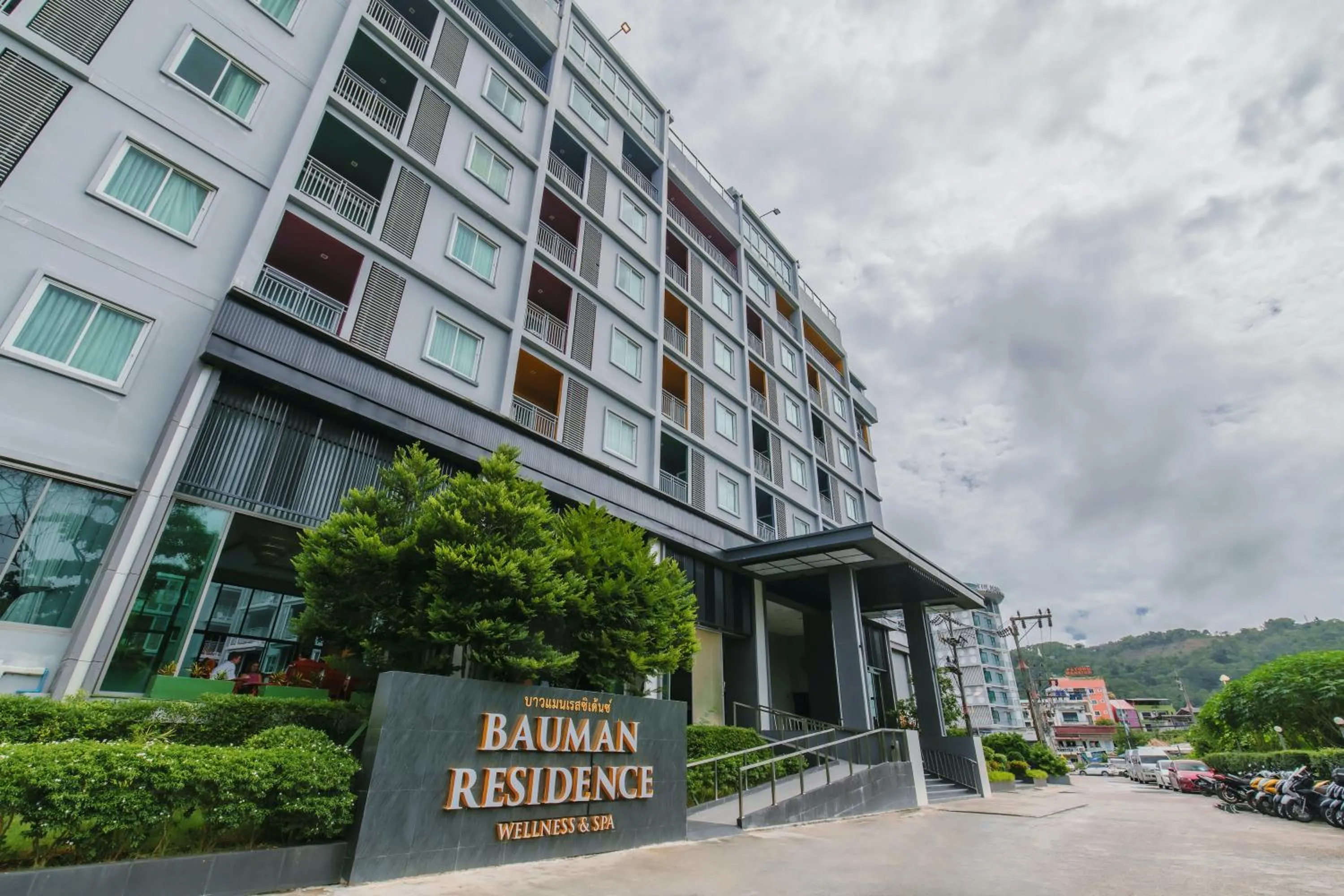 Property building in Elite Suites Patong