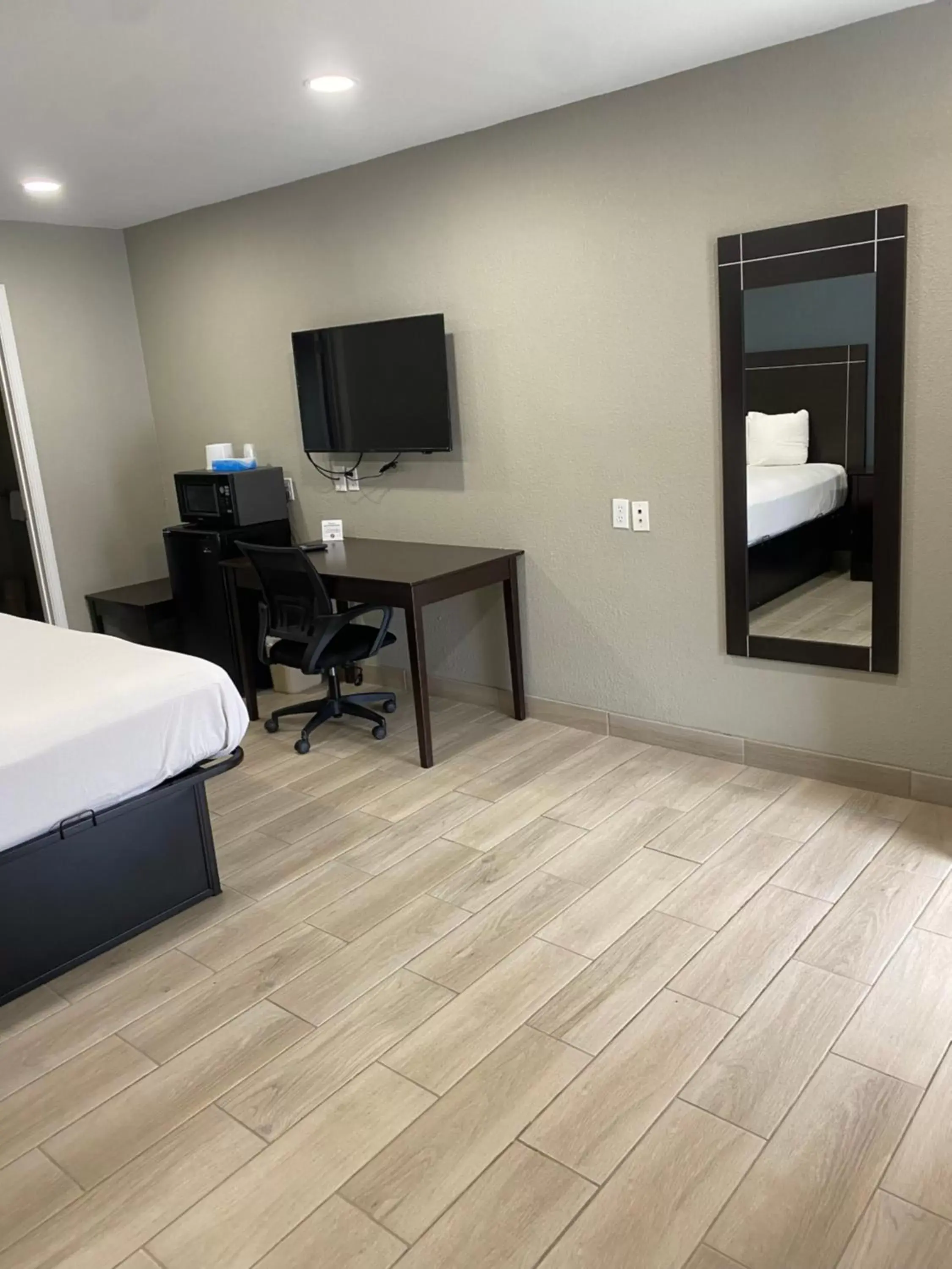 King Room - single occupancy in Falcon Executive Inn King Room - single occupancy in Falcon Executive Inn