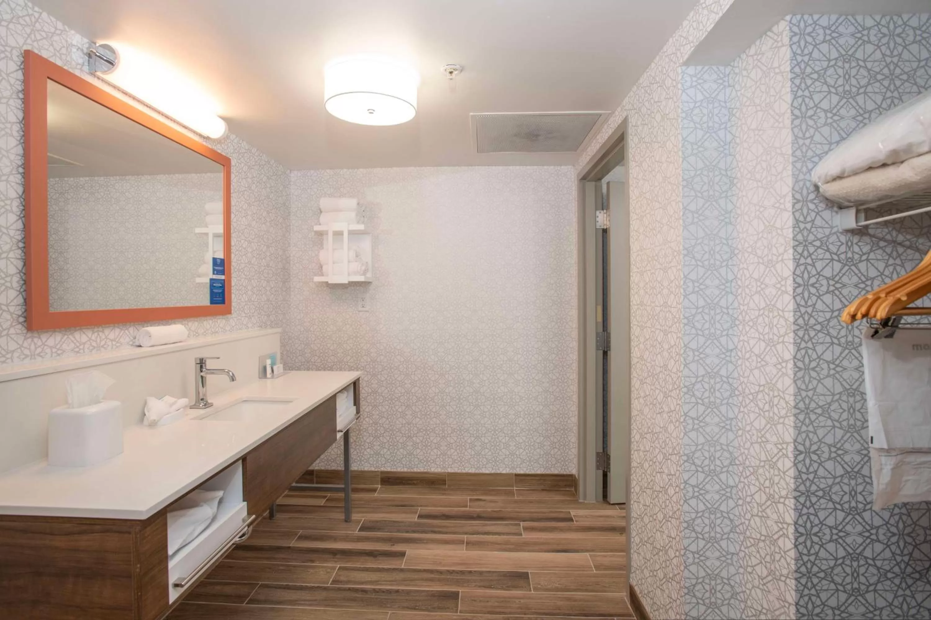 Bathroom in Hampton Inn Dry Ridge