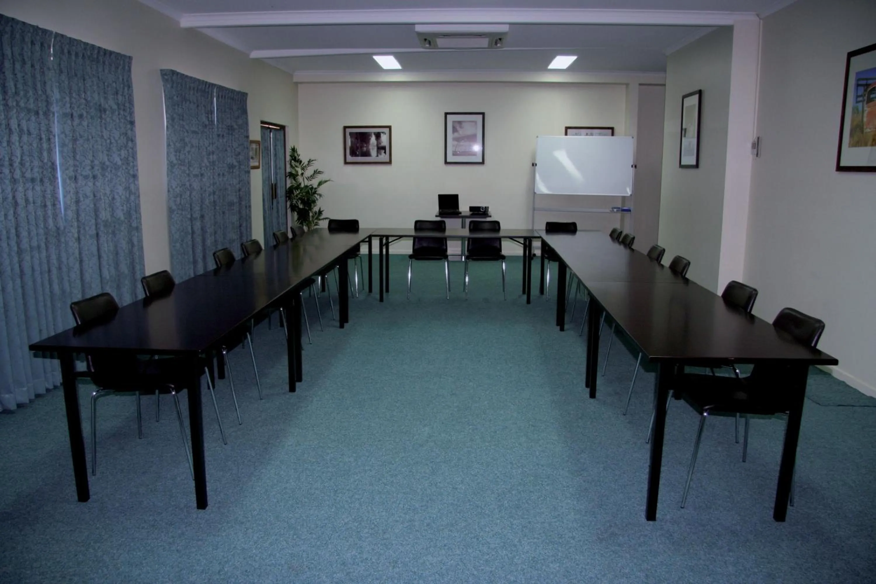 Business facilities in SunPalms Motel