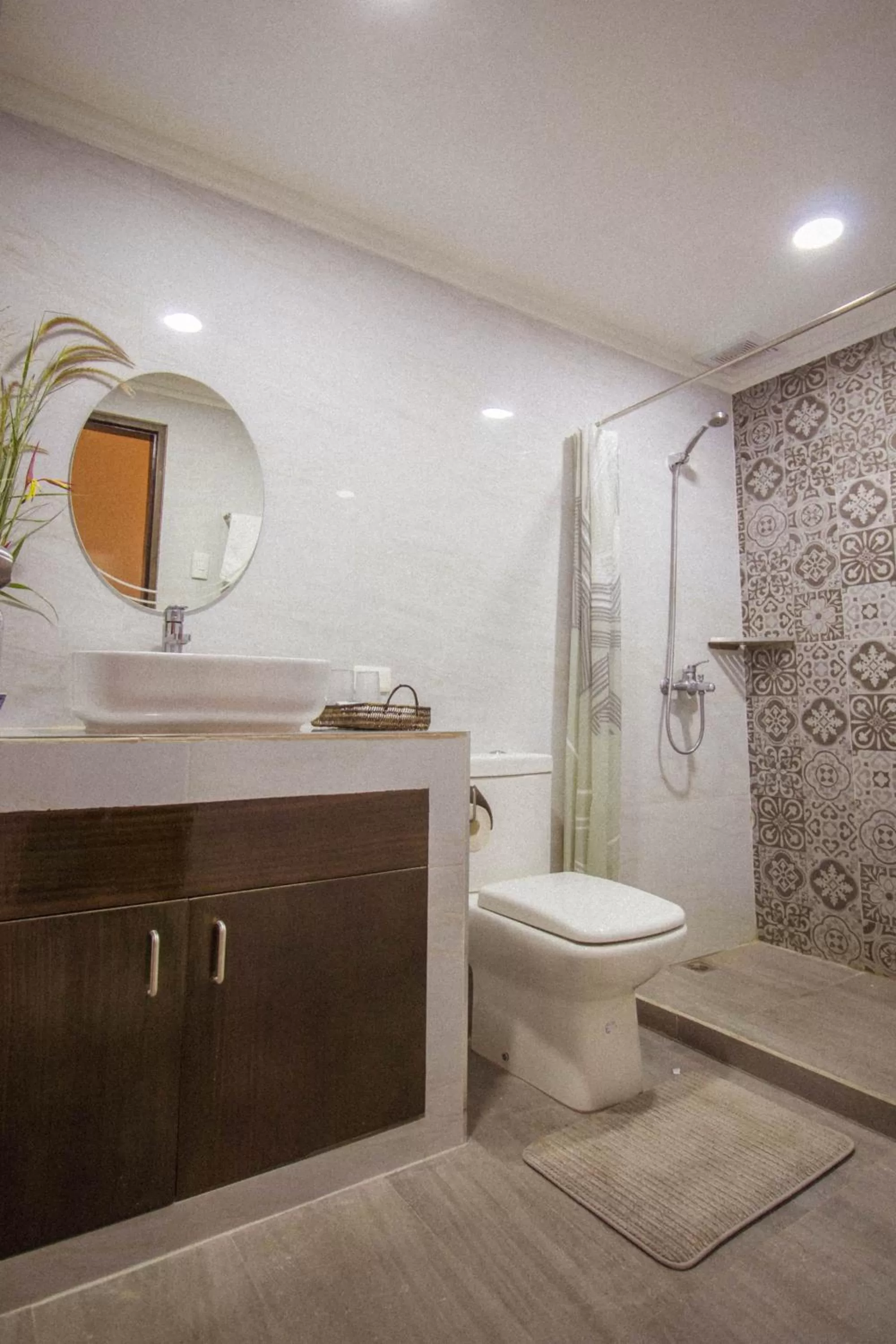 Shower in Bella Villa Coron