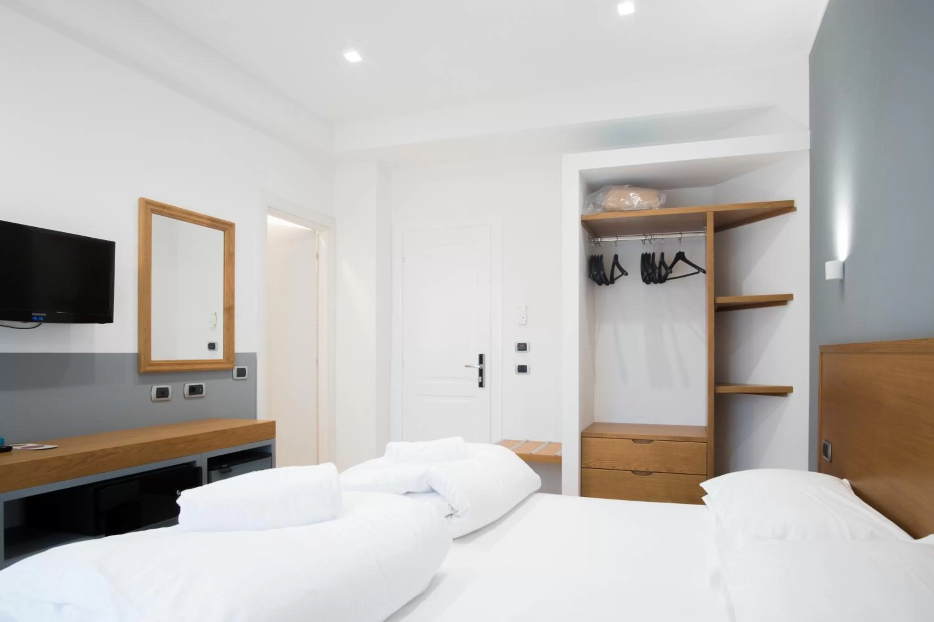 Photo of the whole room, Bed in Hotel Garden