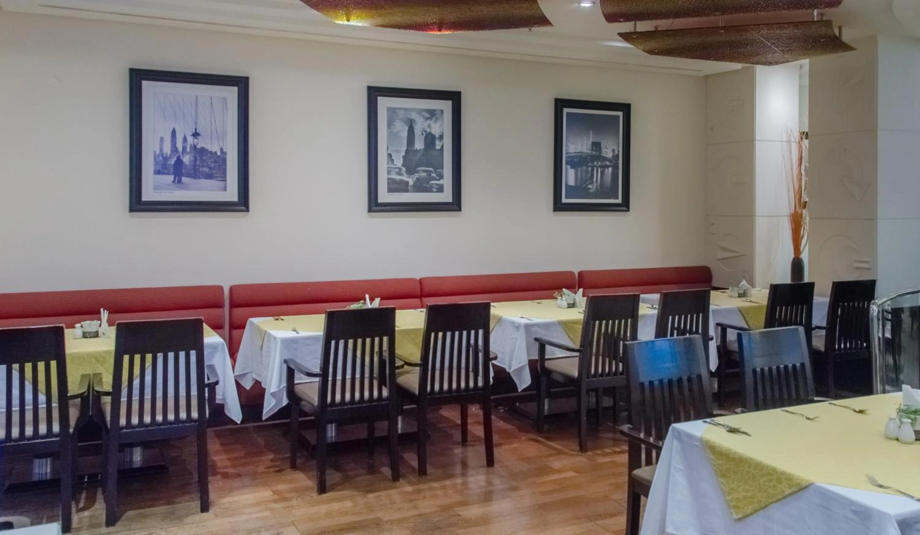 Restaurant/places to eat in Avenue Hotel Dubai