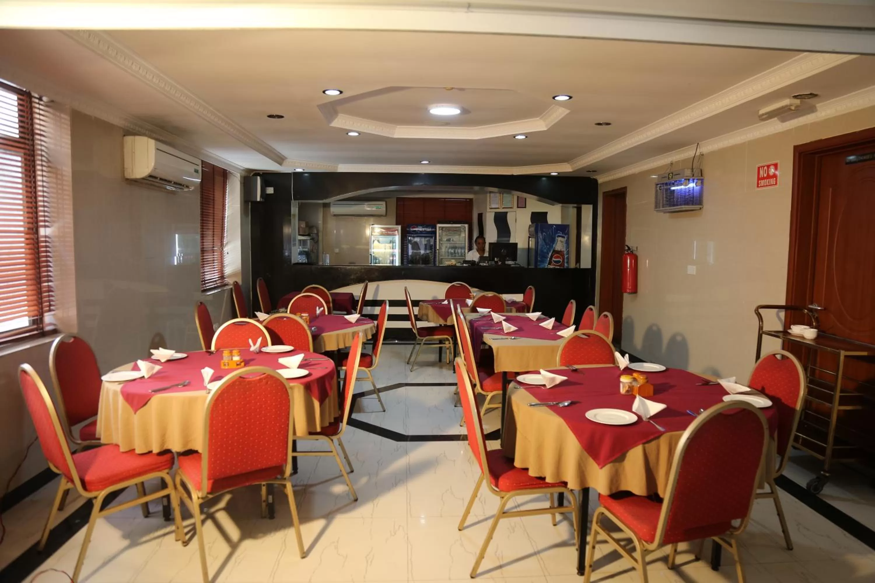 Restaurant/places to eat in Rainbow Hotel