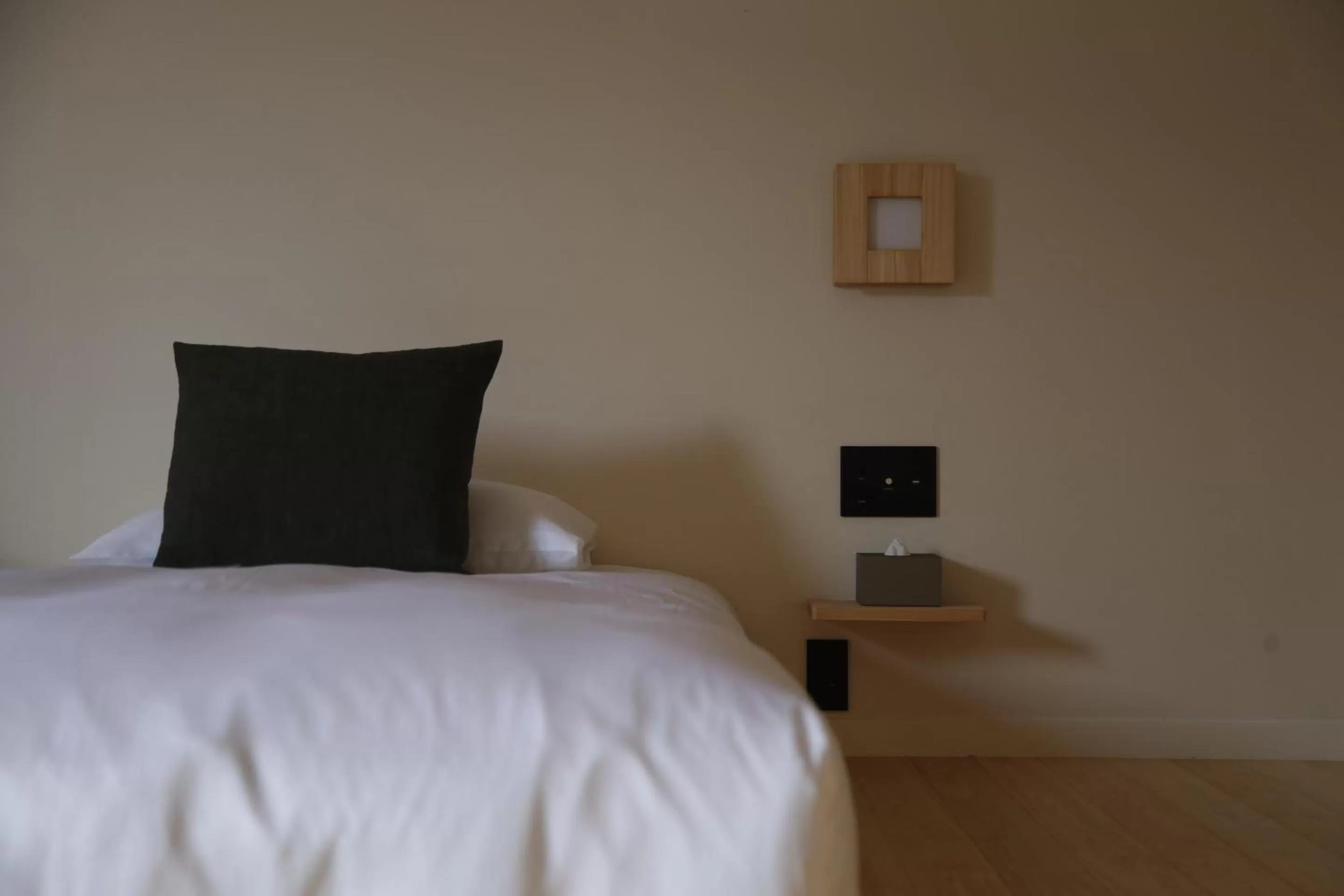 Photo of the whole room, Bed in yubune