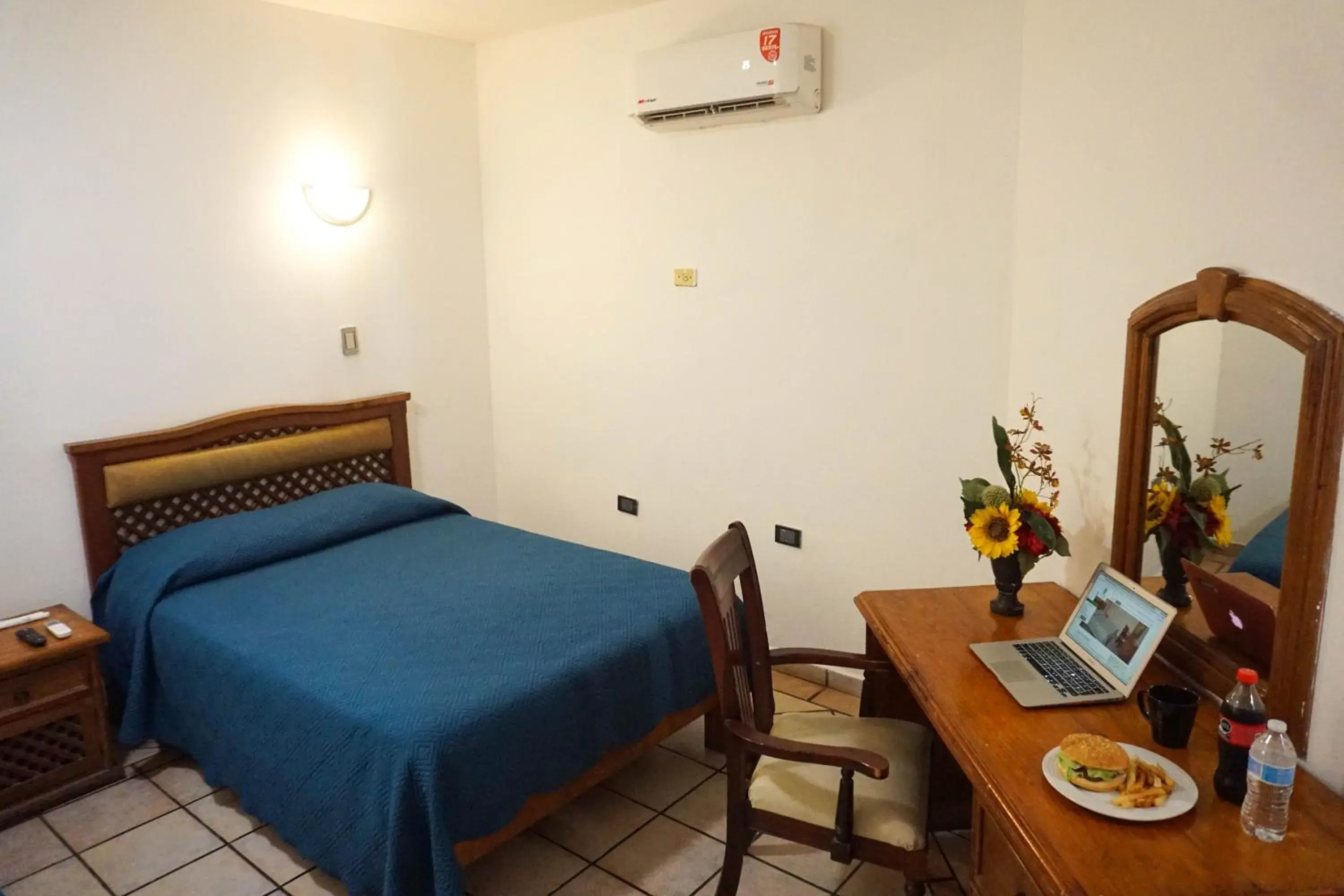 Single Room - single occupancy in Hotel Las Fuentes Single Room - single occupancy in Hotel Las Fuentes