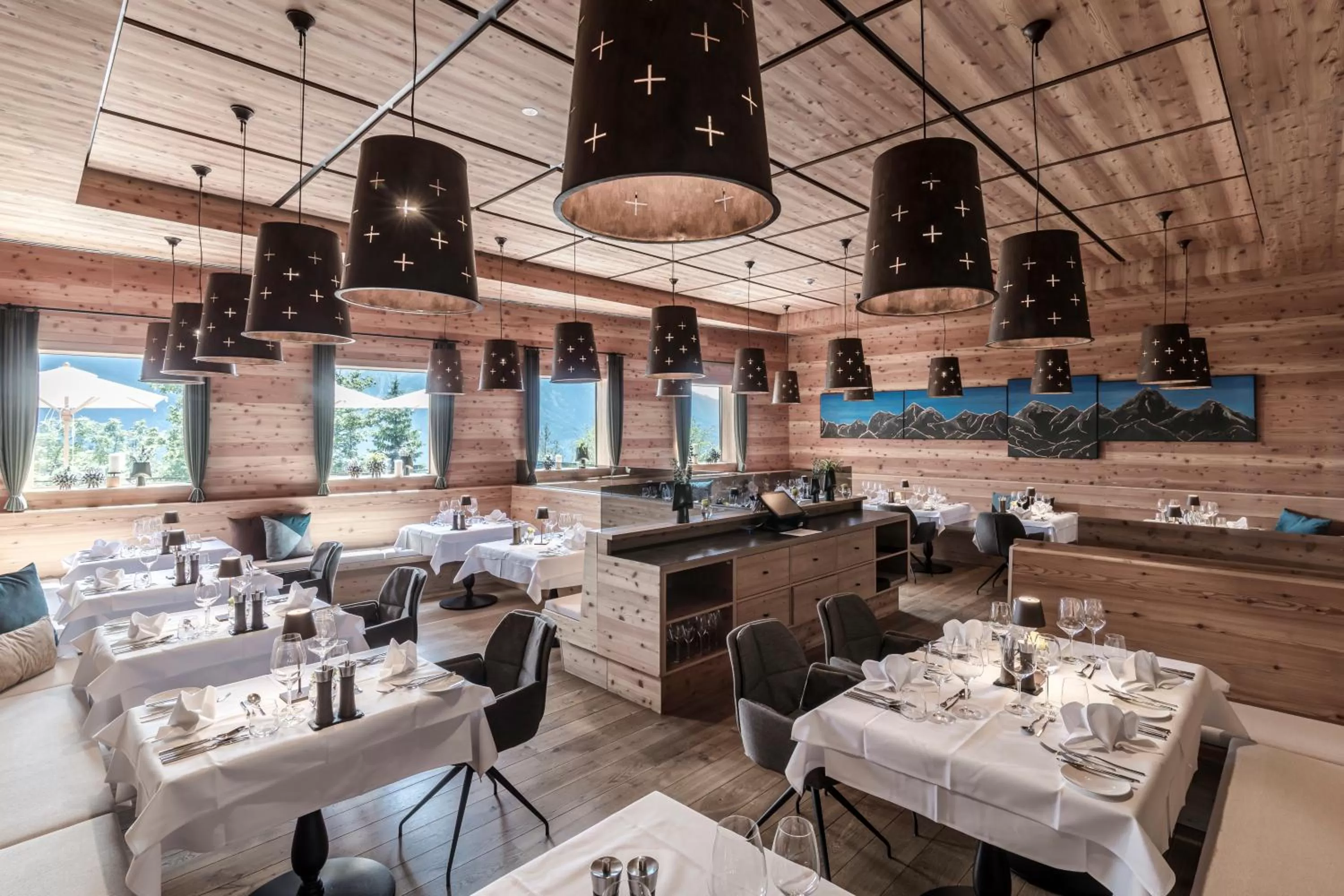 Restaurant/places to eat in NIDUM - Casual Luxury Hotel