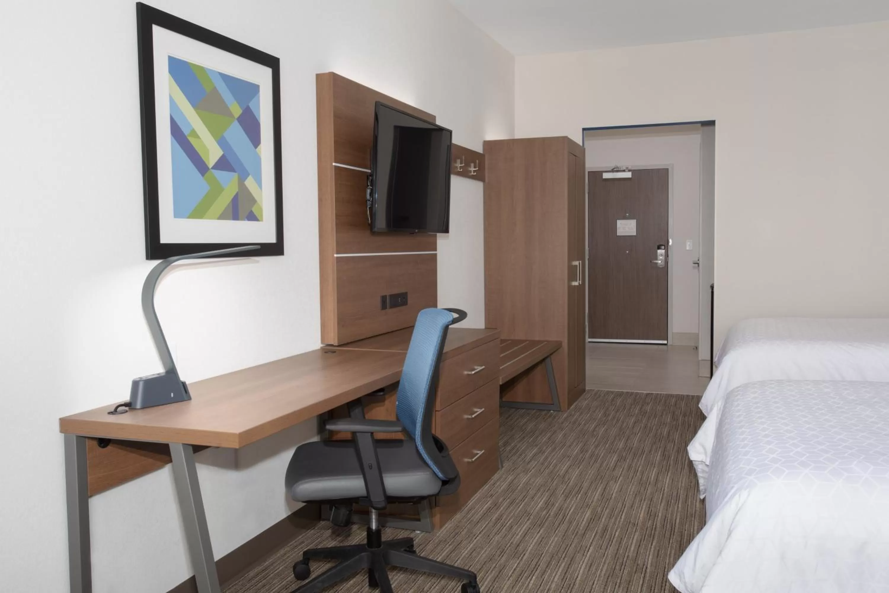 Photo of the whole room, Bed in Holiday Inn Express & Suites - Goodland I-70 by IHG