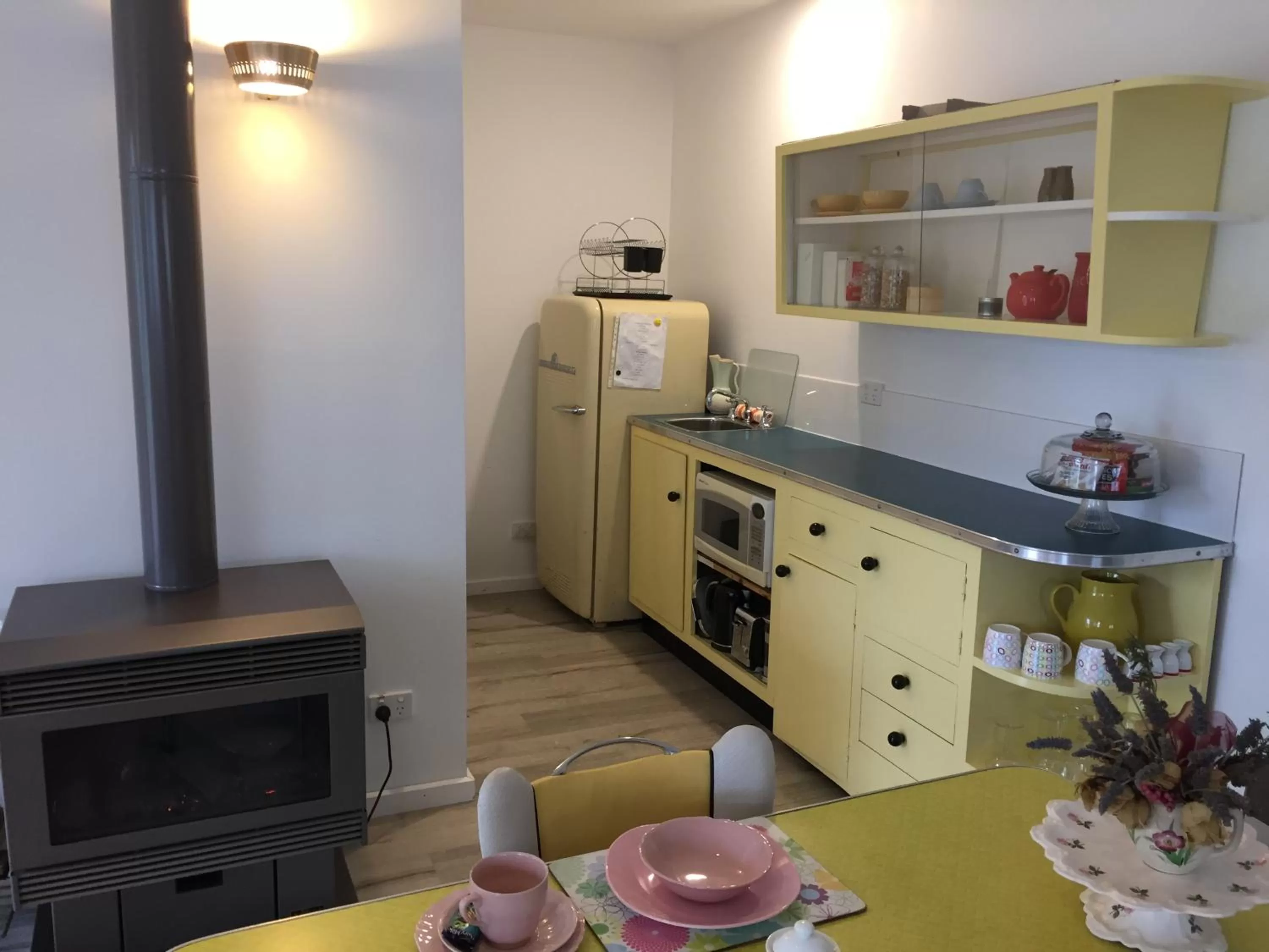 Kitchen or kitchenette, Kitchen/Kitchenette in Sea Salt Bnb