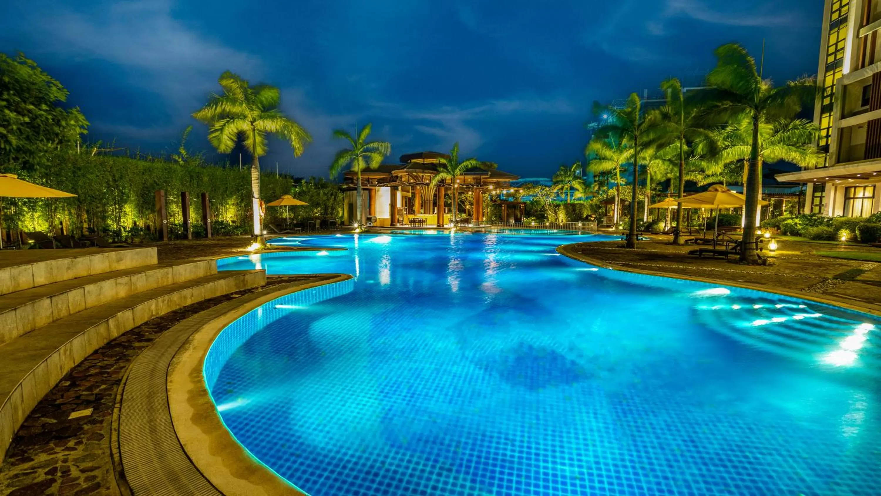 Swimming pool in The Bayleaf Cavite