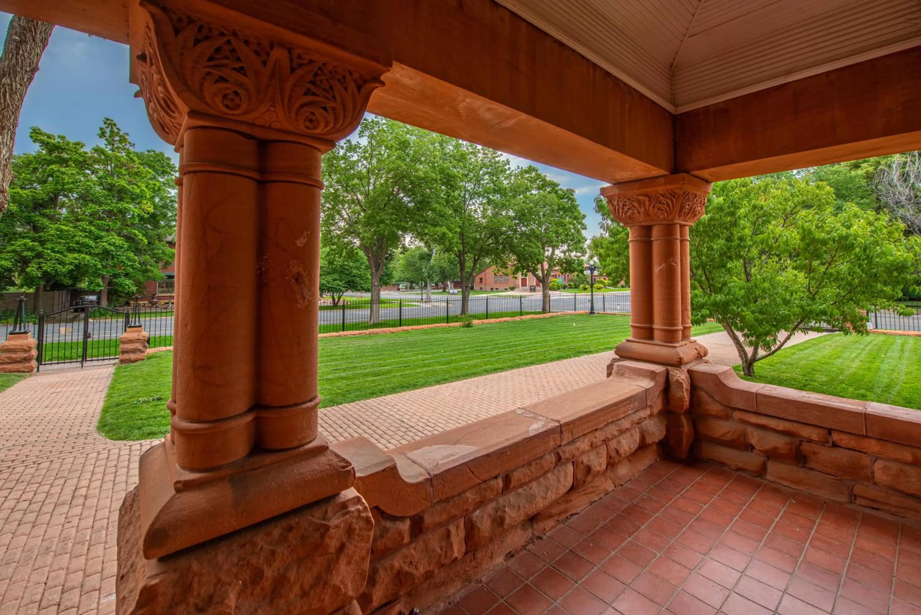 Patio in Orman Mansion - Pueblo's Most Luxurious Stay!
