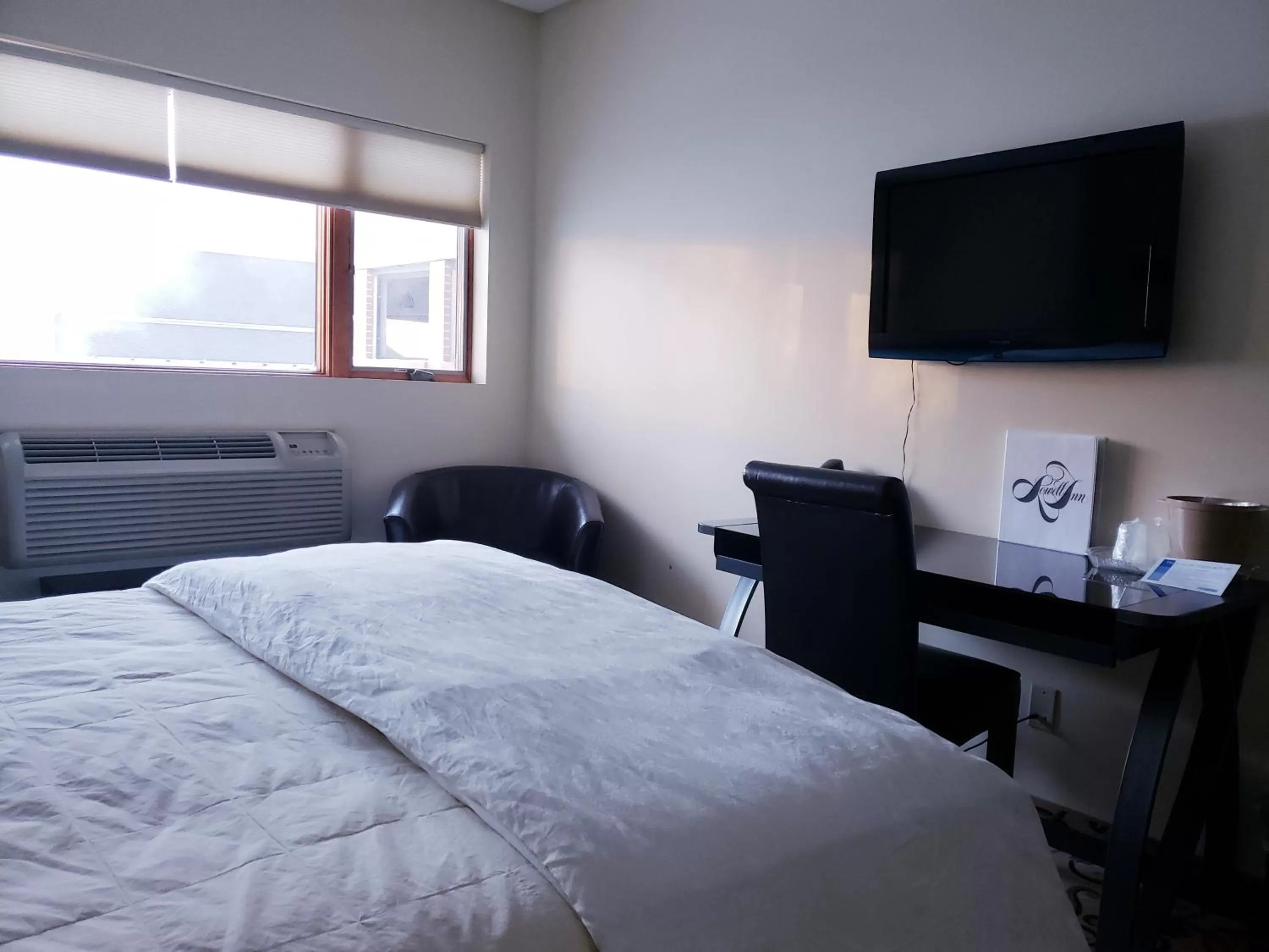 View (from property/room), Bed in Lowell Inn