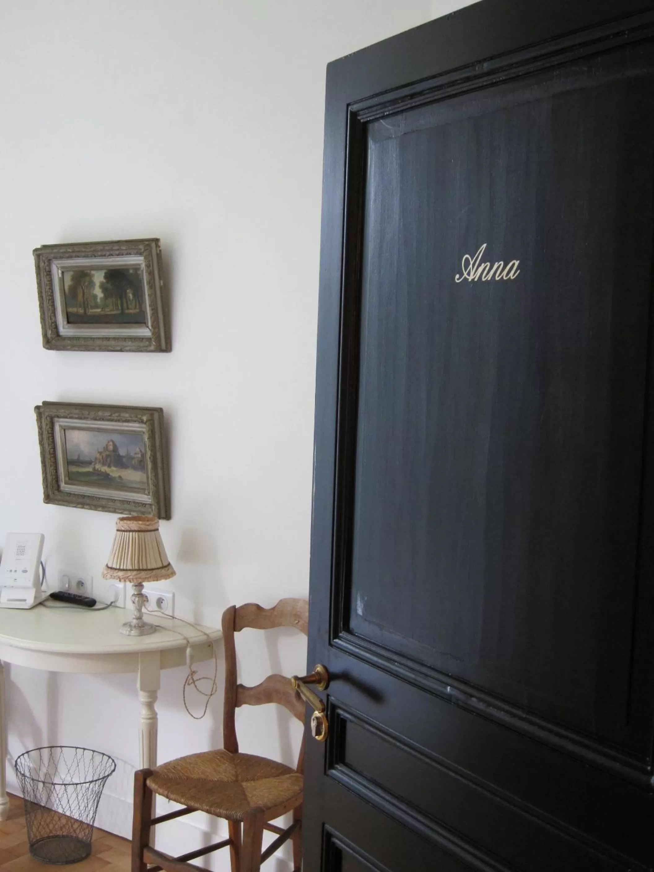 TV/Entertainment Center in Villa Adélaïde