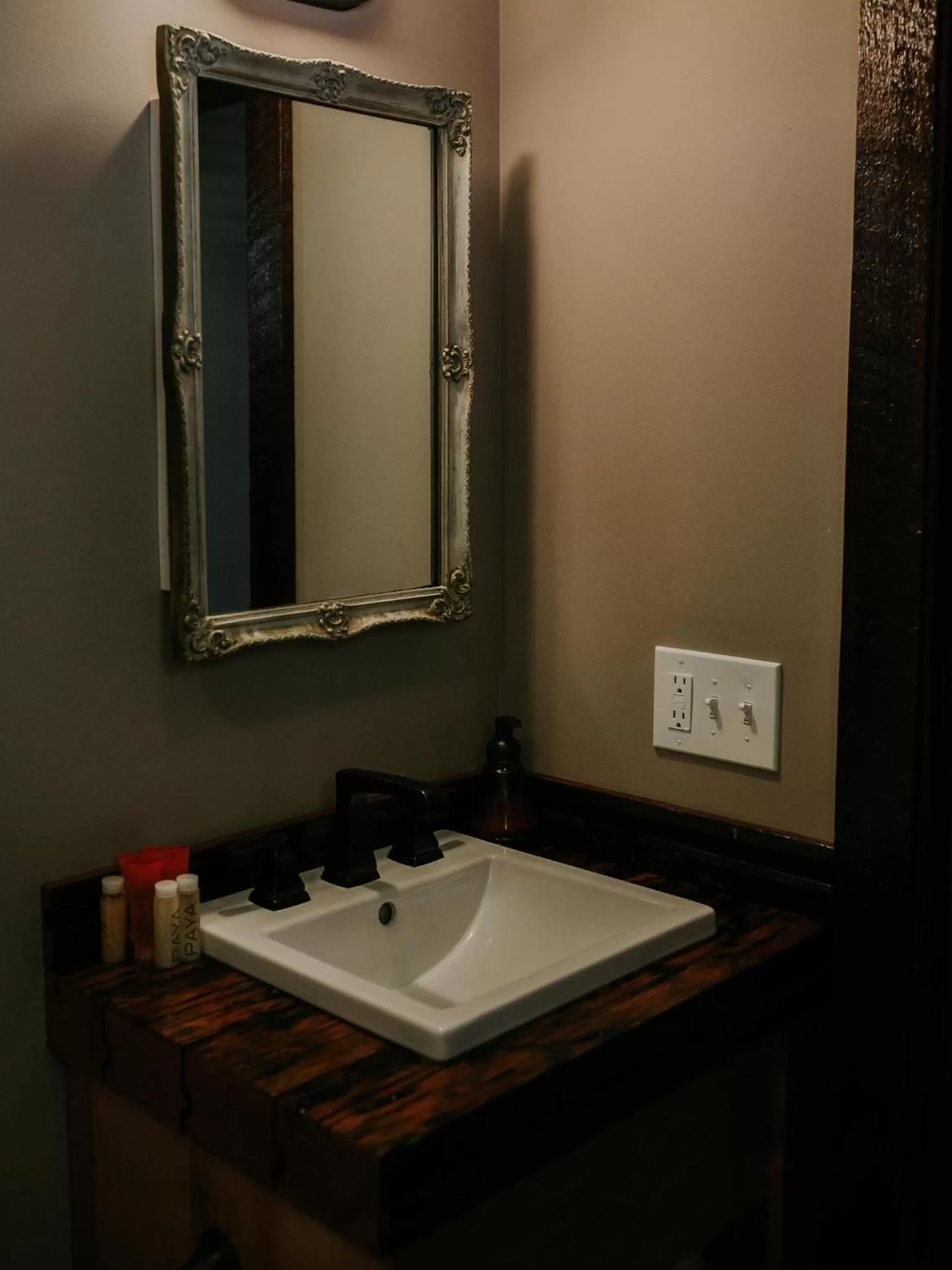 Bathroom in Pitchwood Inn