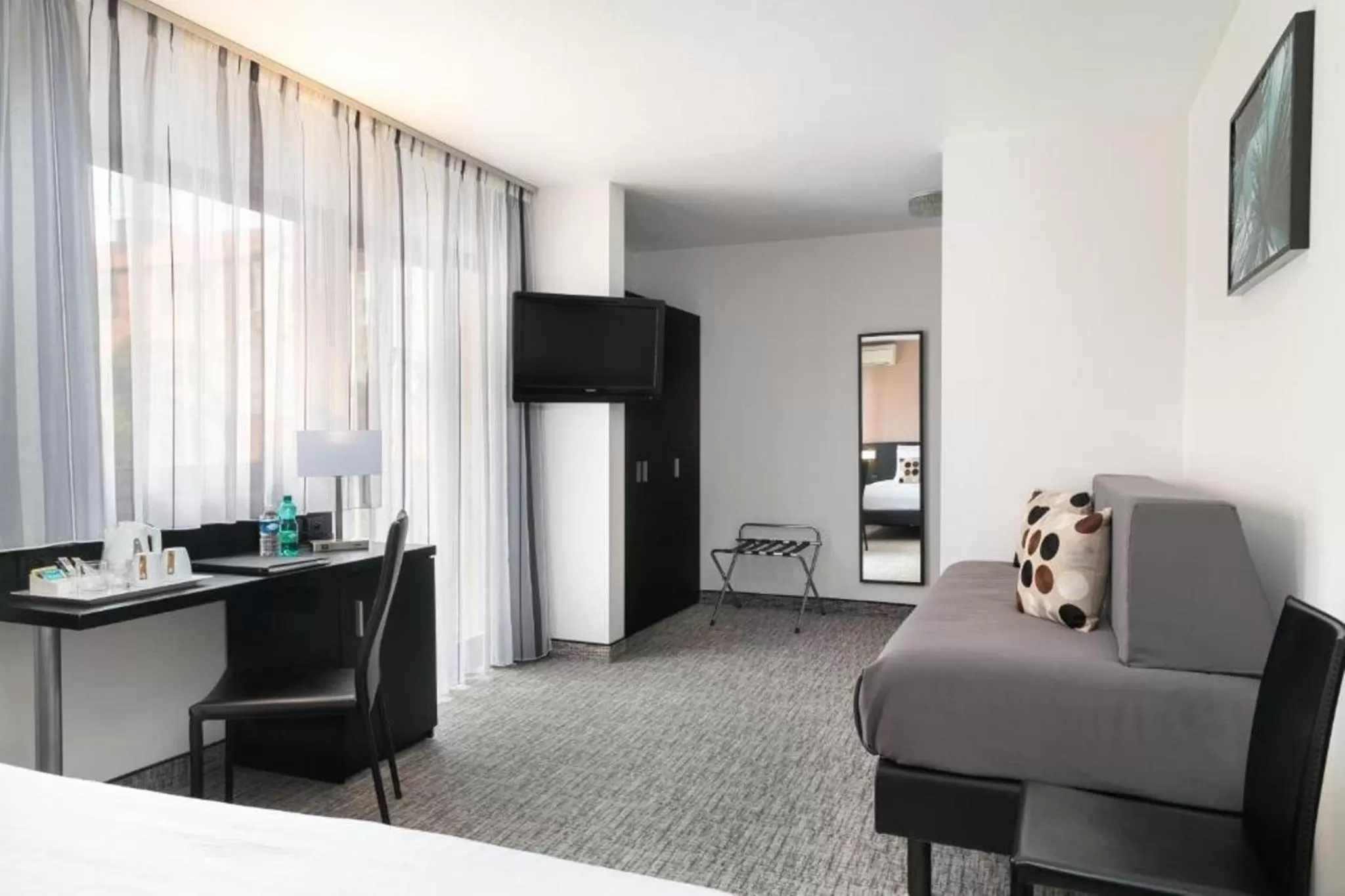 Bedroom, Bed in Best Western Hotel Mediterranee Menton