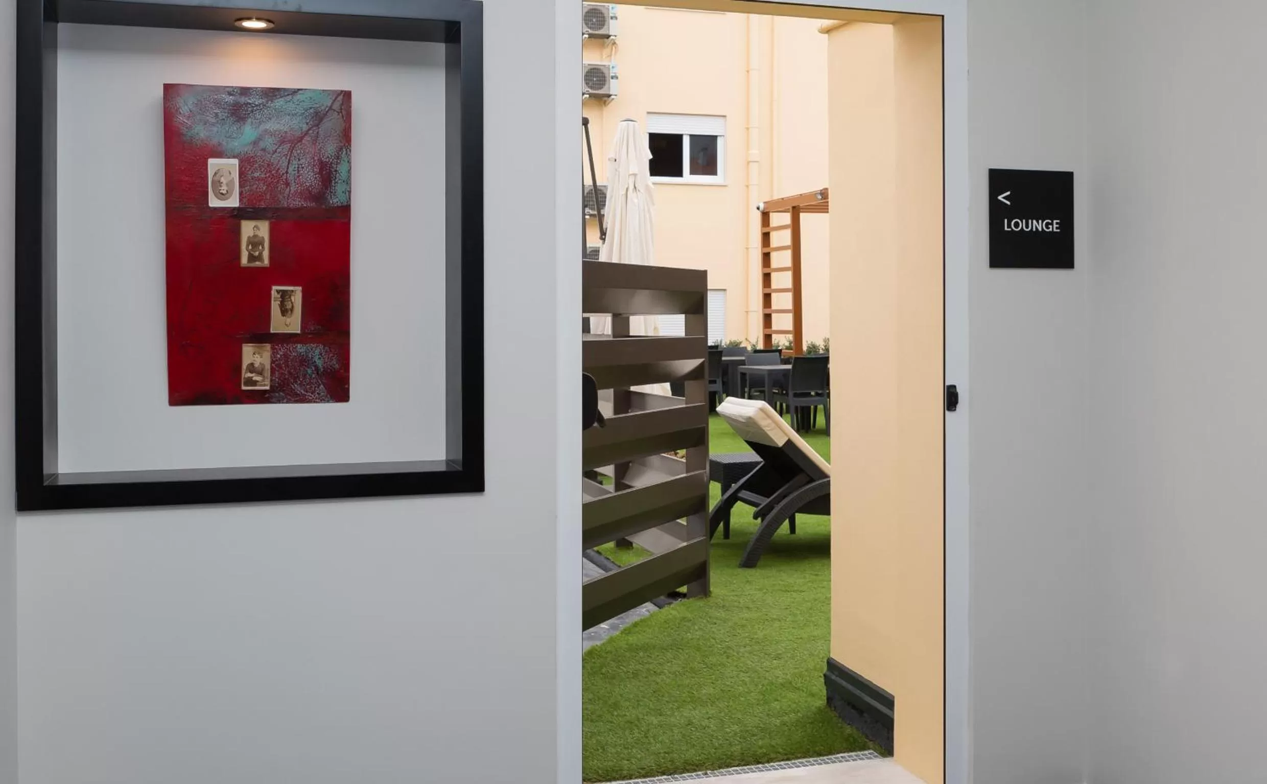 Garden, Bed in Hotel Afonso V & SPA