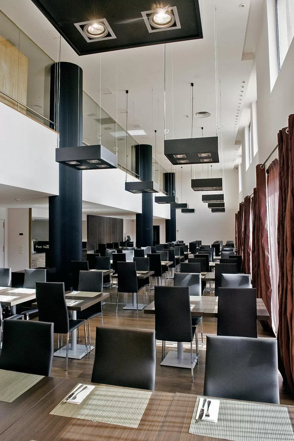 Restaurant/places to eat in Hotel Alimara