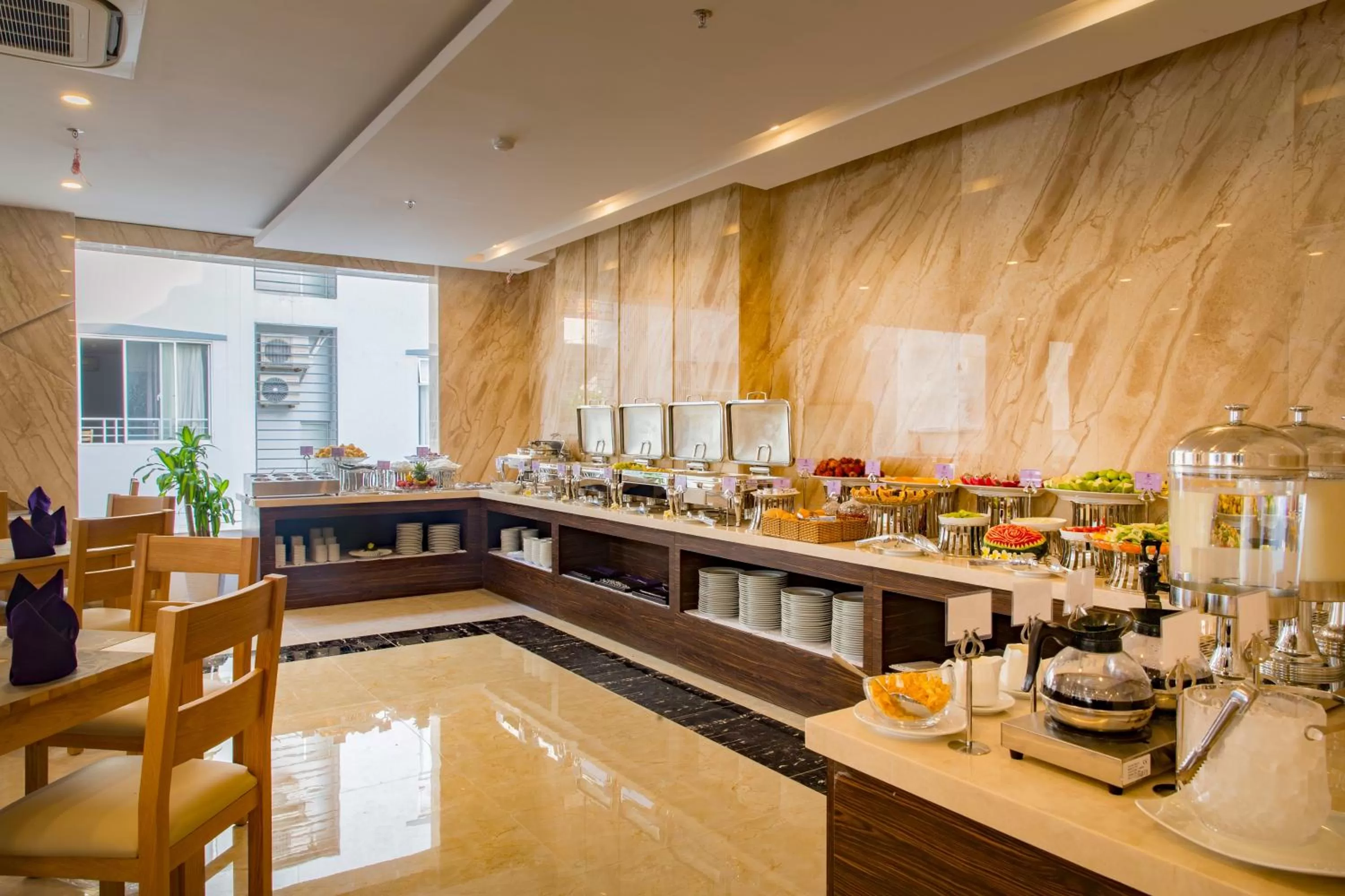 Restaurant/places to eat in Balcony Nha Trang Hotel