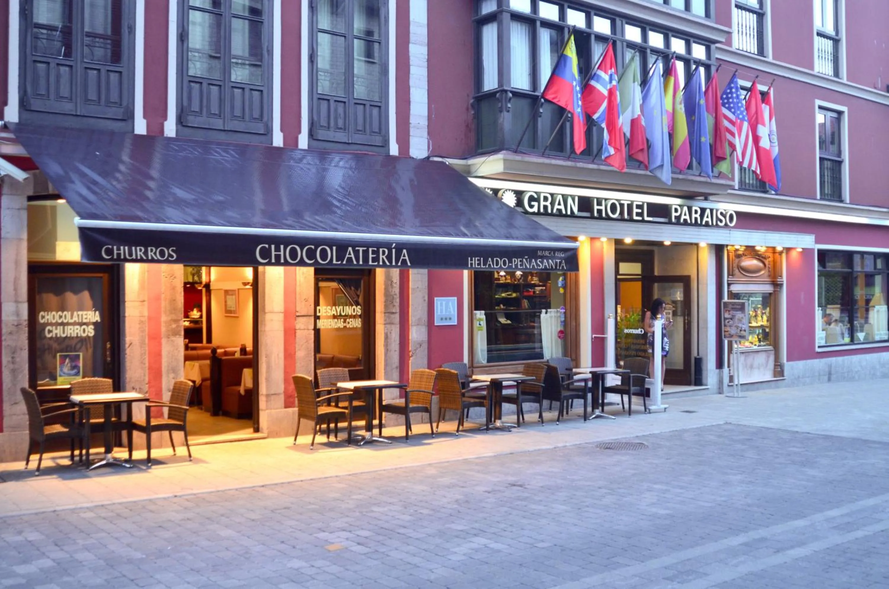 Facade/entrance in Gran Hotel Paraiso