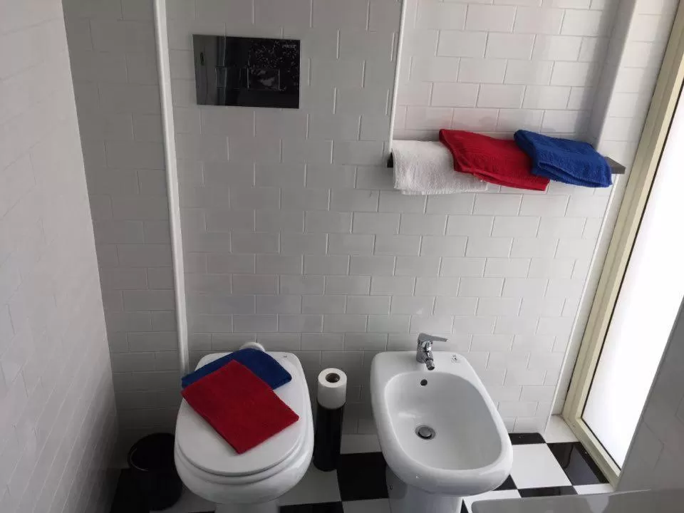 Toilet in Interno 10