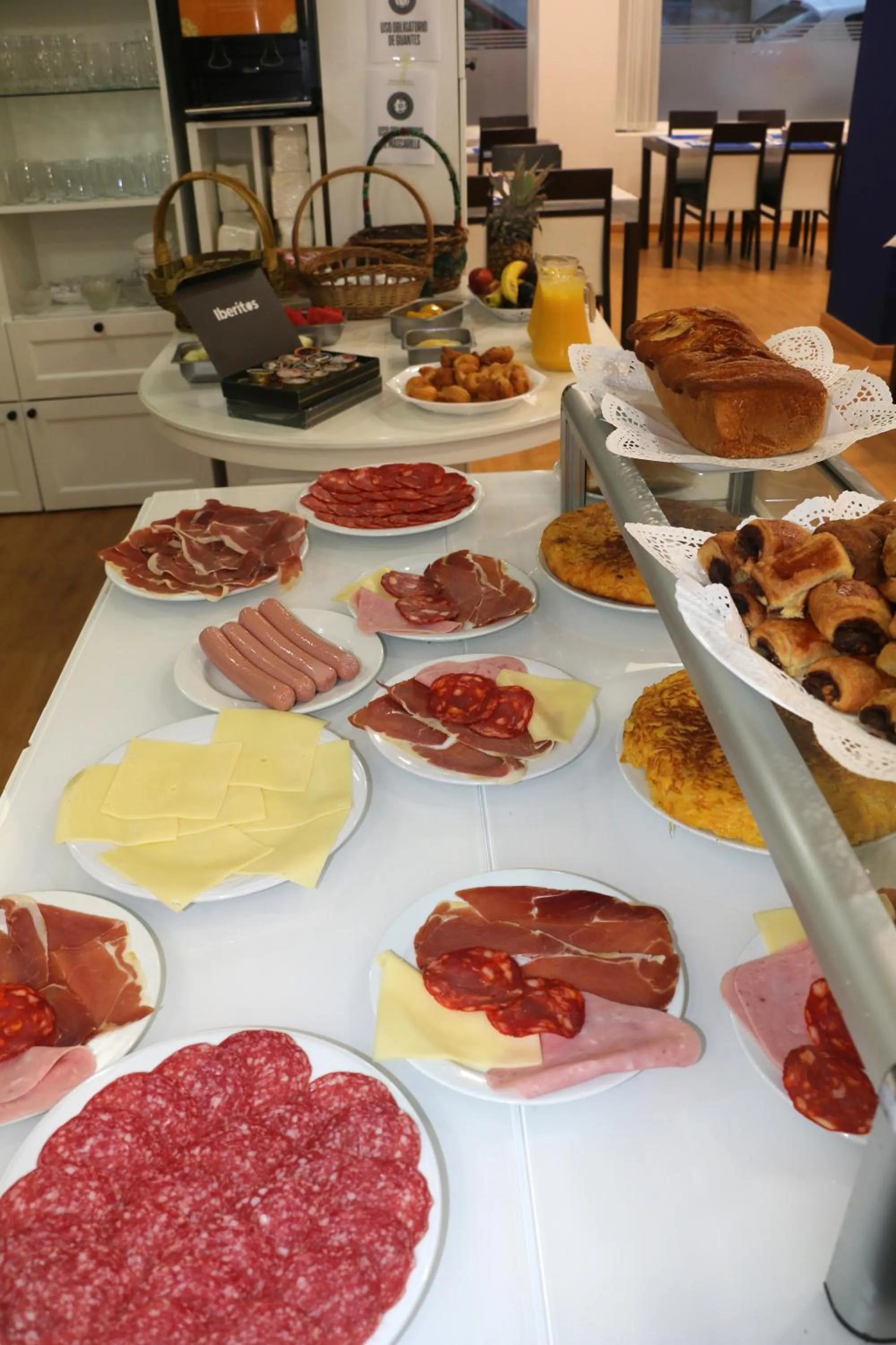 Buffet breakfast in Hotel 44