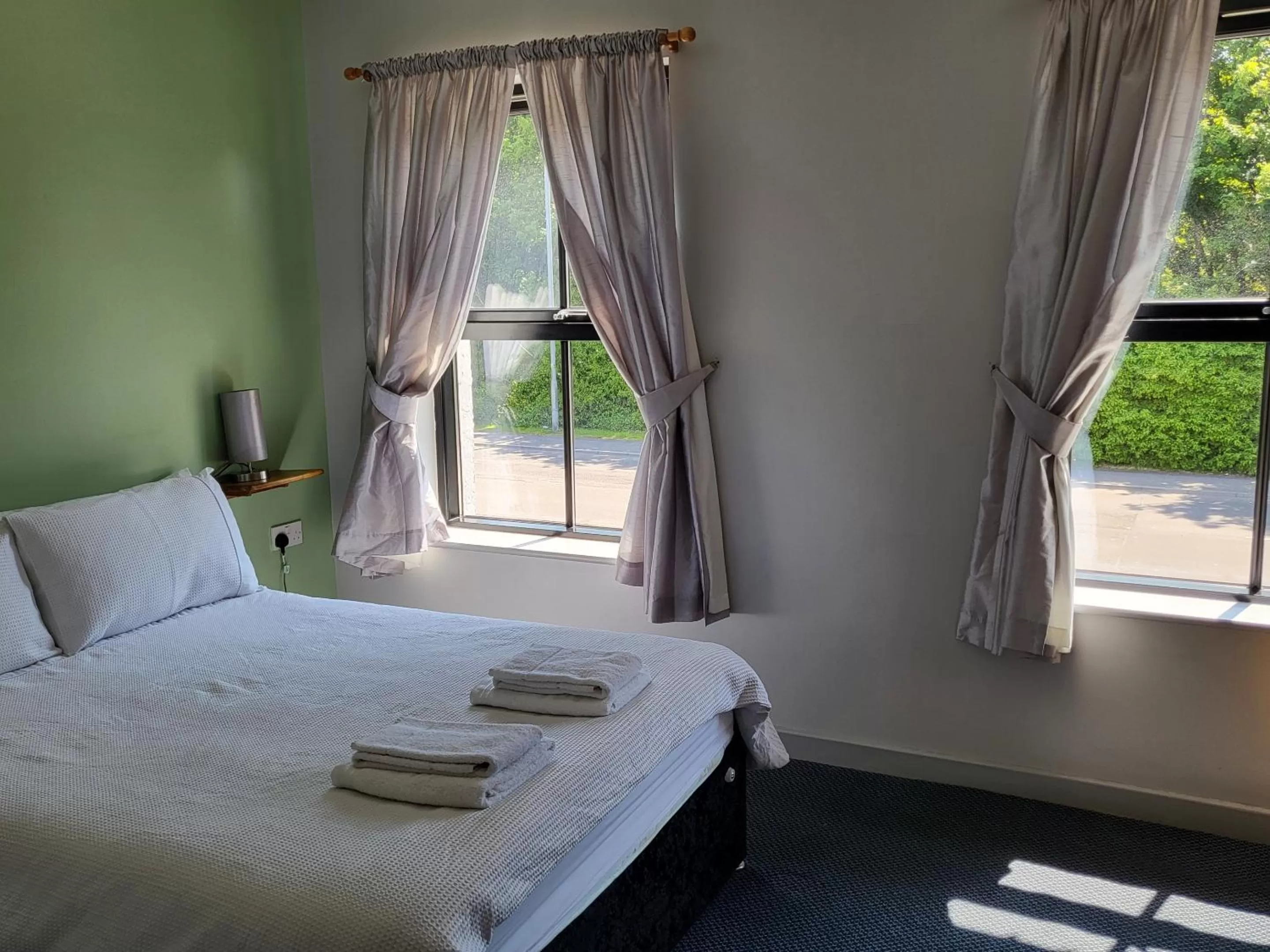 Bedroom, Bed in The Lamb and Flag