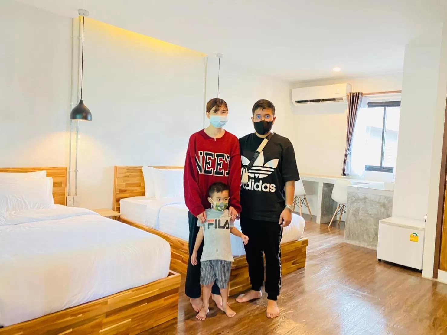 group of guests, Bed in Leela Boutique (ลีลาบูทีค)