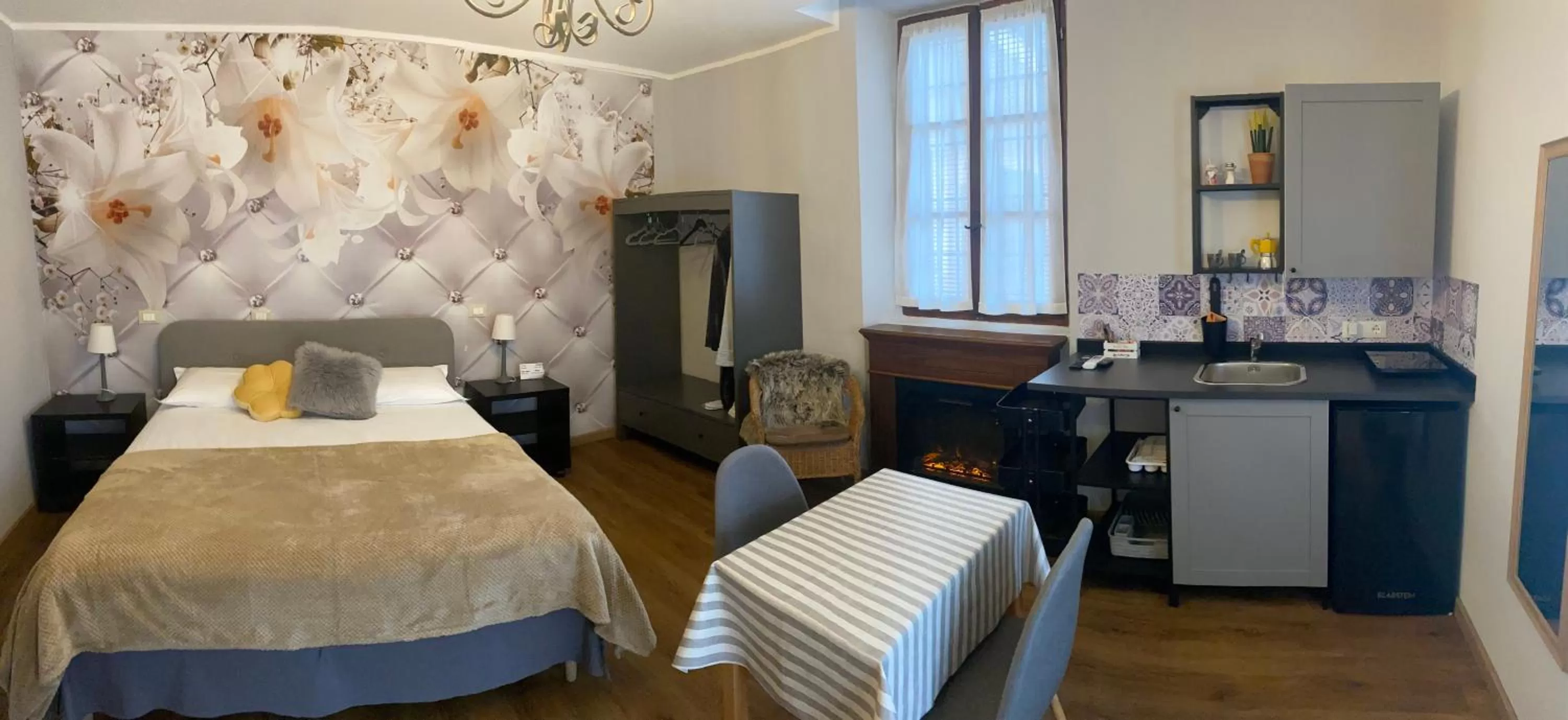 Photo of the whole room, Kitchen/Kitchenette in La Casa Di Campagna Sul Garda