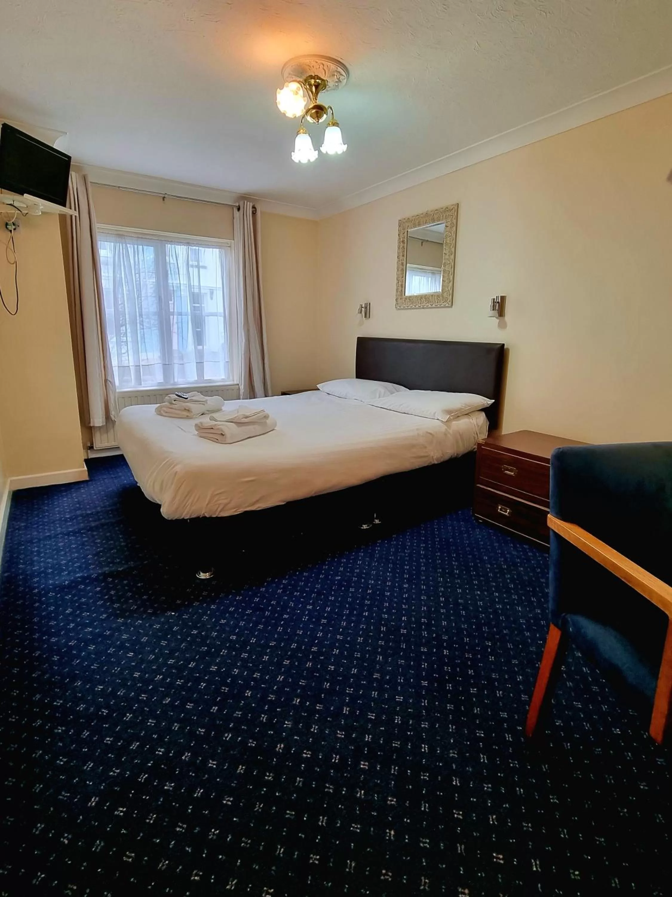 Bed in The Sportsmans Inn Limited