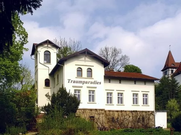 Property Building in Traumparadies