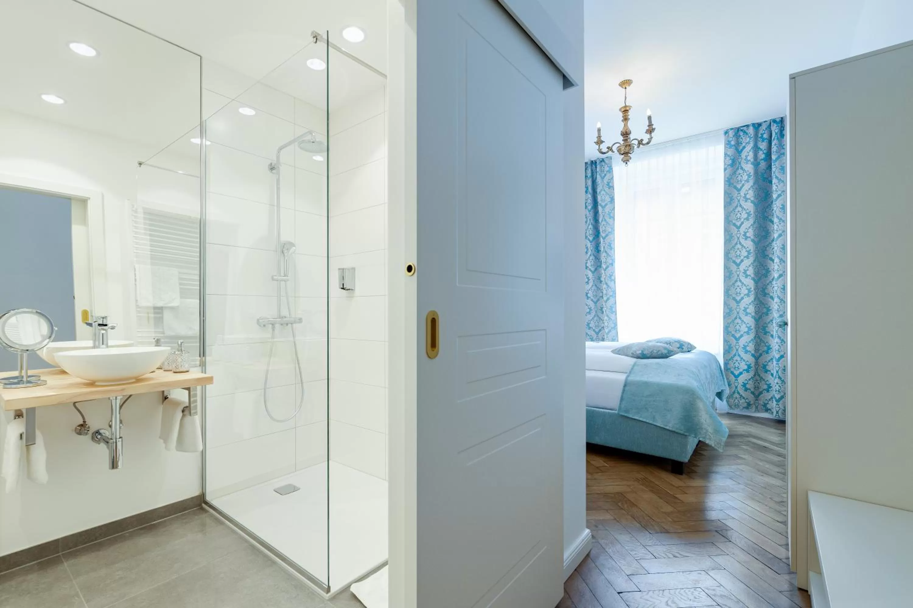 Bed in Boutique Hotel Goldenes Lamm Villach