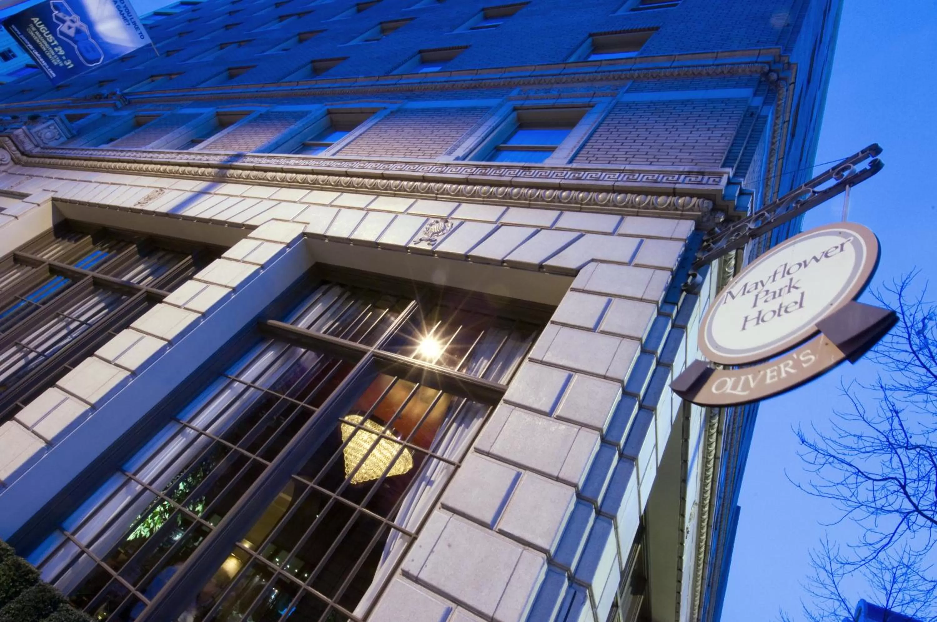 Facade/entrance in Mayflower Park Hotel