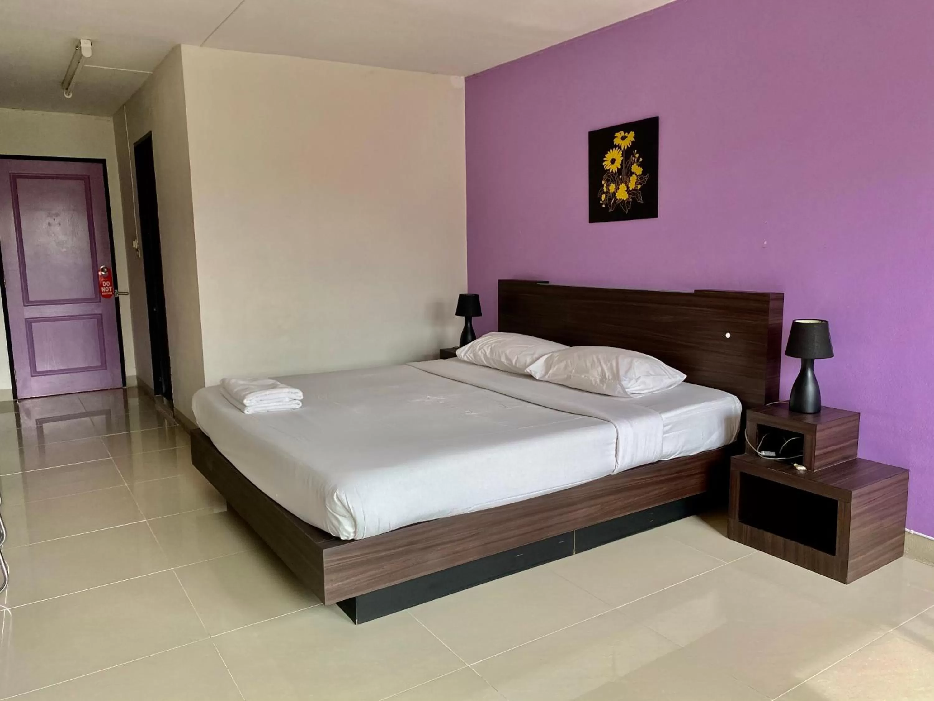 Bedroom, Bed in Smith Residence