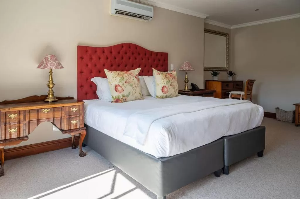 Bedroom, Bed in Issaquena Heights Boutique Hotel