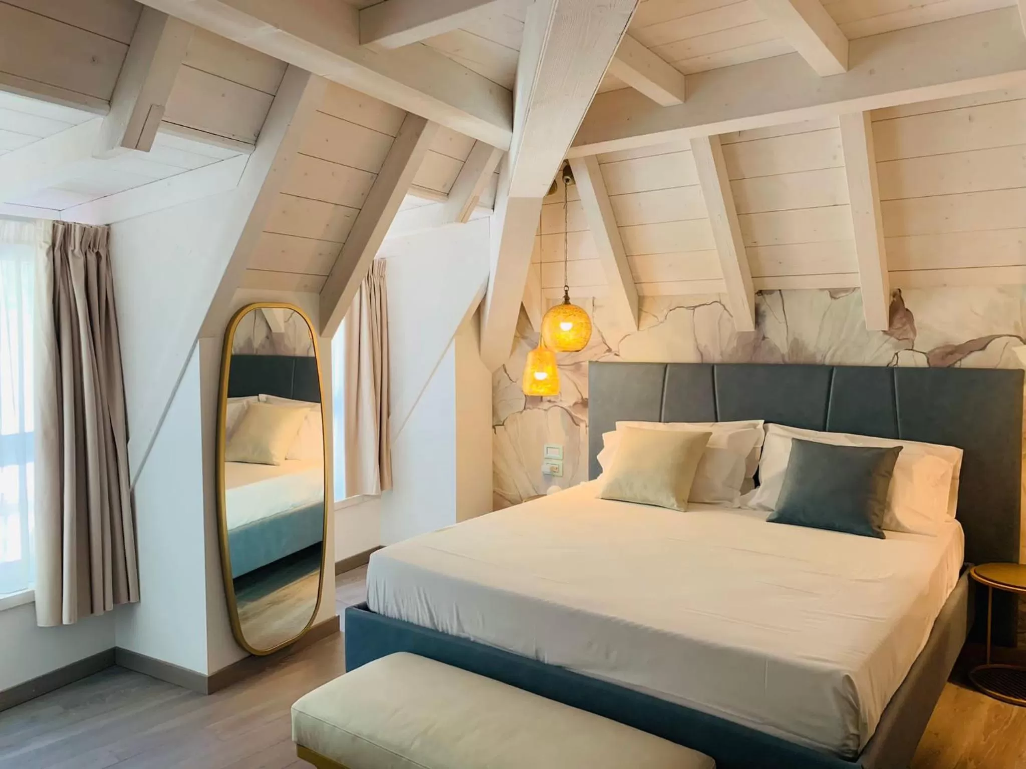 Bed in LUXURY SUITES ROCOPOM - Lake Front