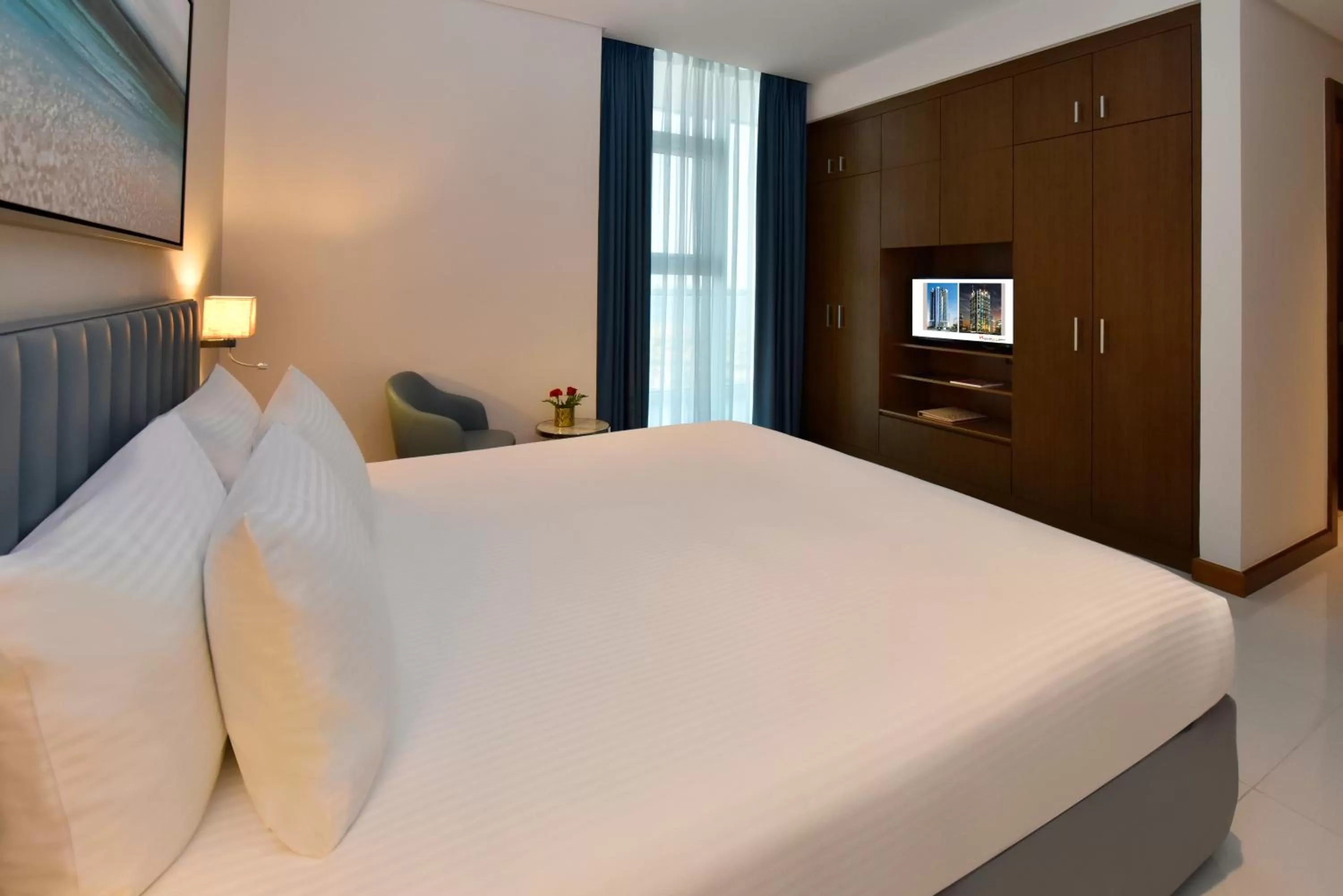 Bedroom, Bed in Swiss-Belsuites Admiral Juffair