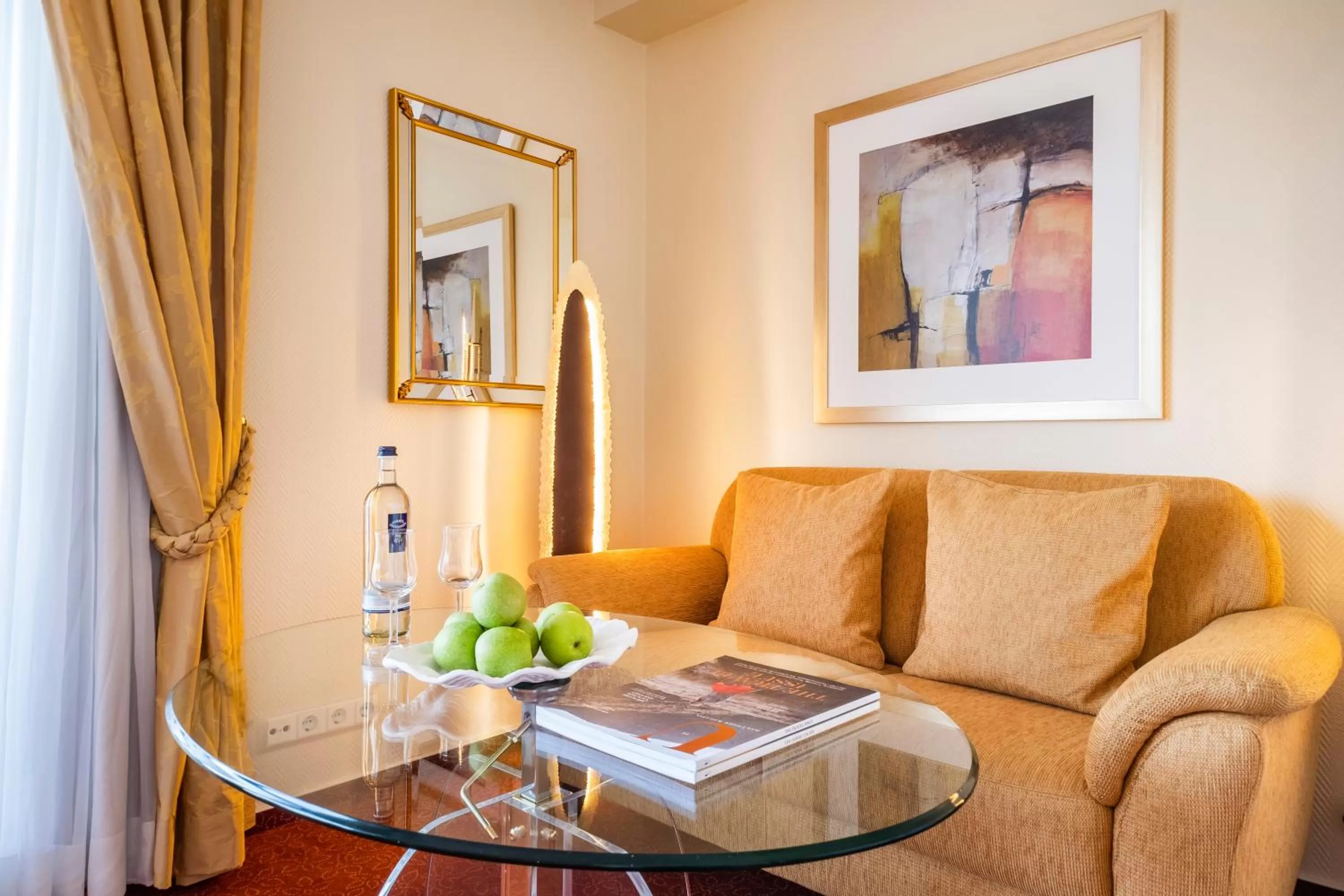 Seating Area in Hotel Apartments Büngers - Mein Refugium am Meer mit Sommerstrandkorb