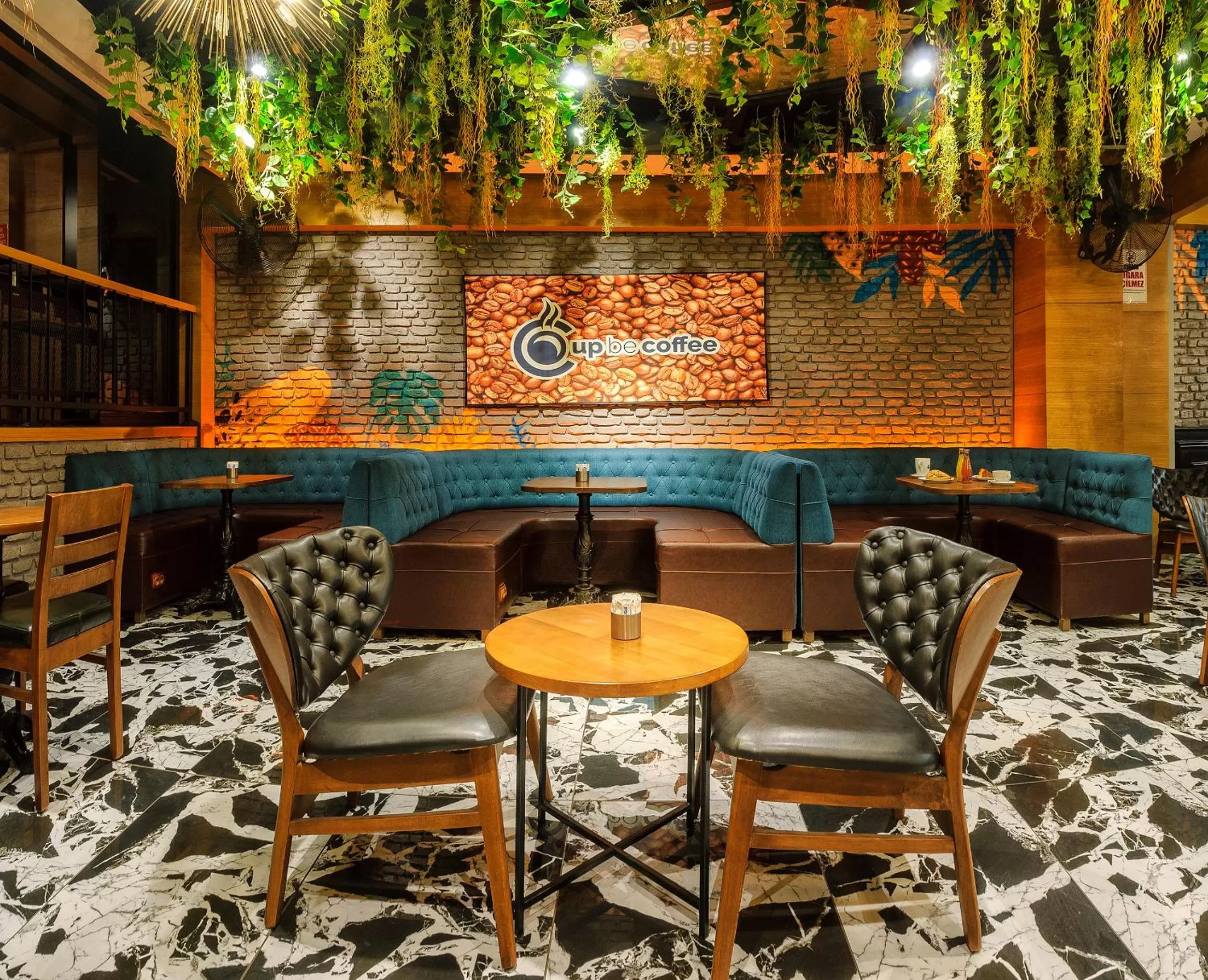 Restaurant/places to eat in Hotel Bossuite Kadikoy