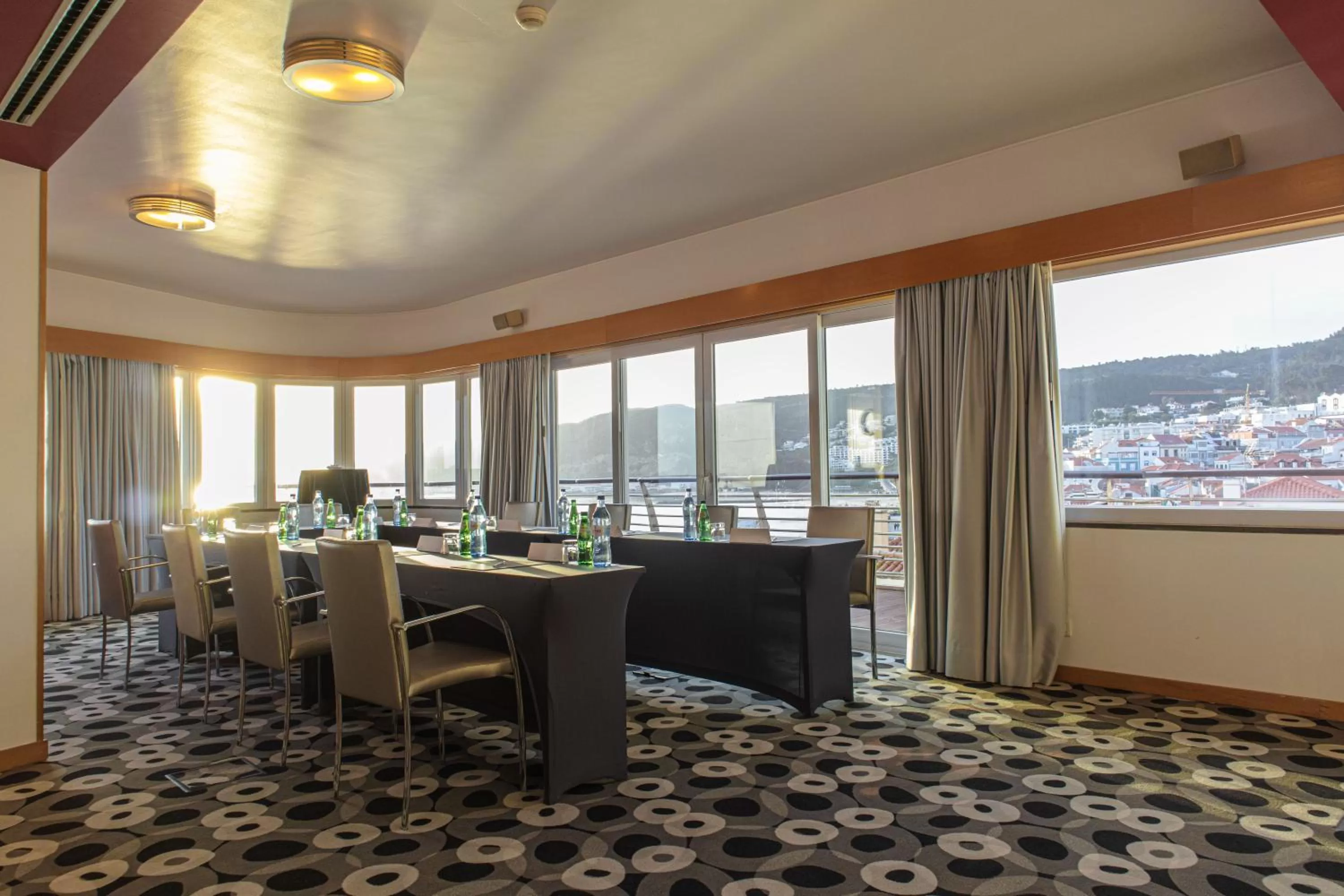 Meeting/conference room in SANA Sesimbra Hotel